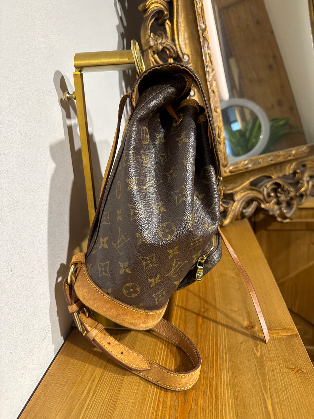 Louis Vuitton Montsouris MM