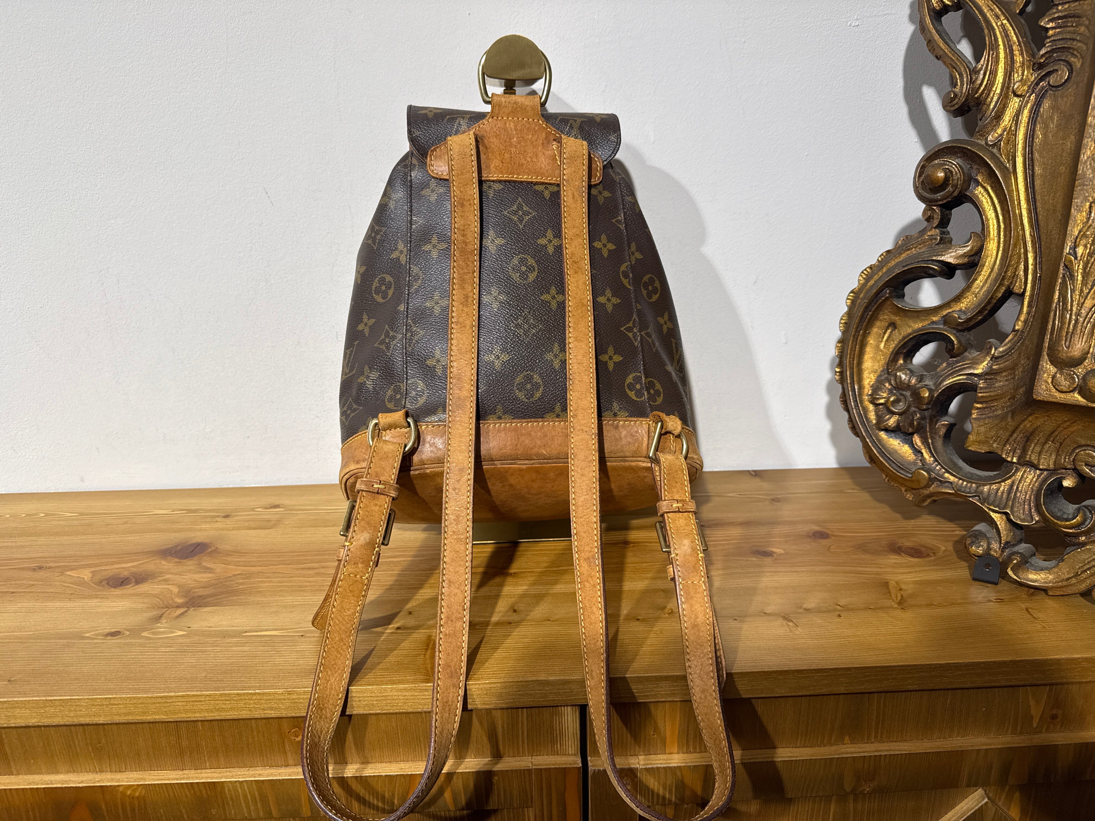 Louis Vuitton Montsouris MM