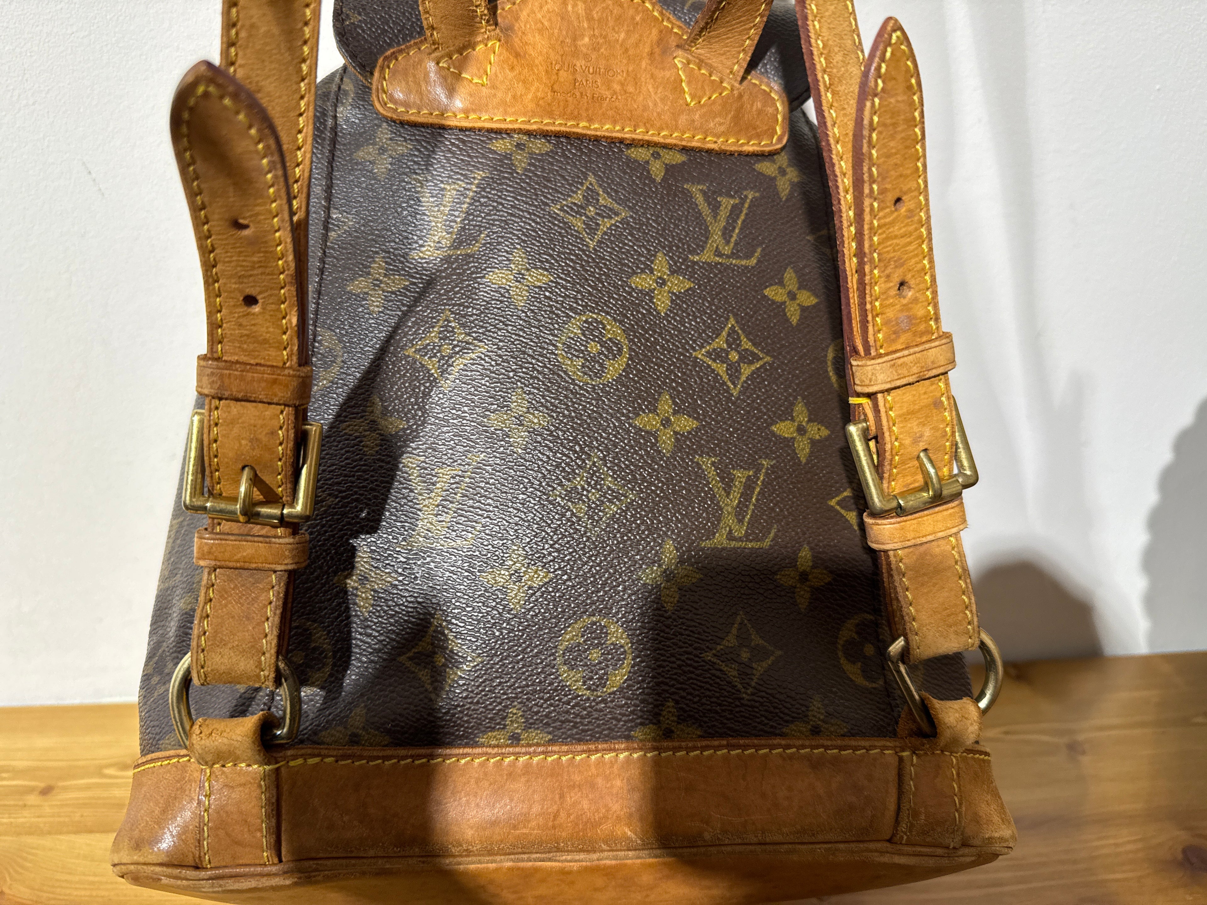 Louis Vuitton Montsouris MM