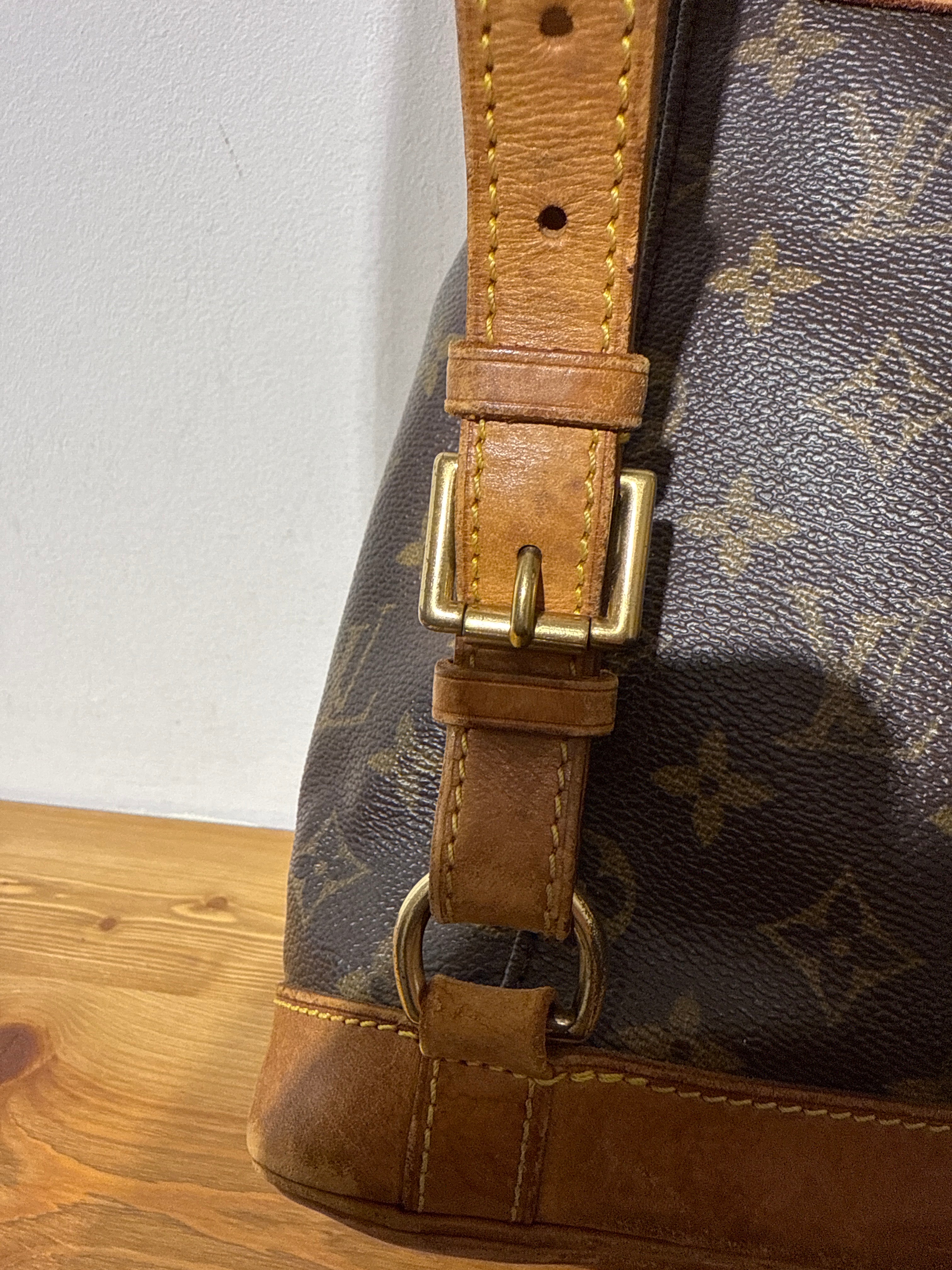 Louis Vuitton Montsouris MM