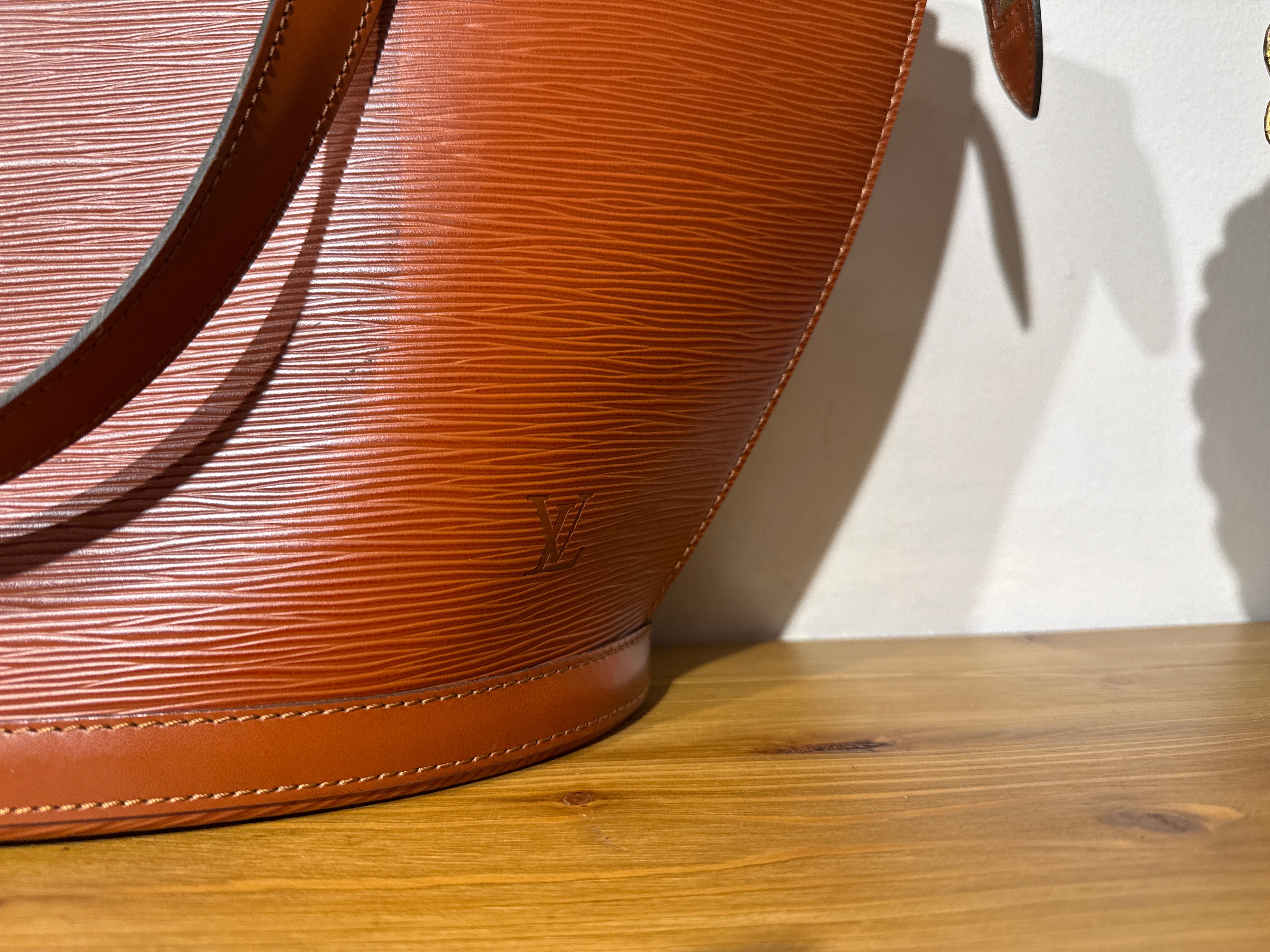 Louis Vuitton Epi Sanit Jacques Shopping