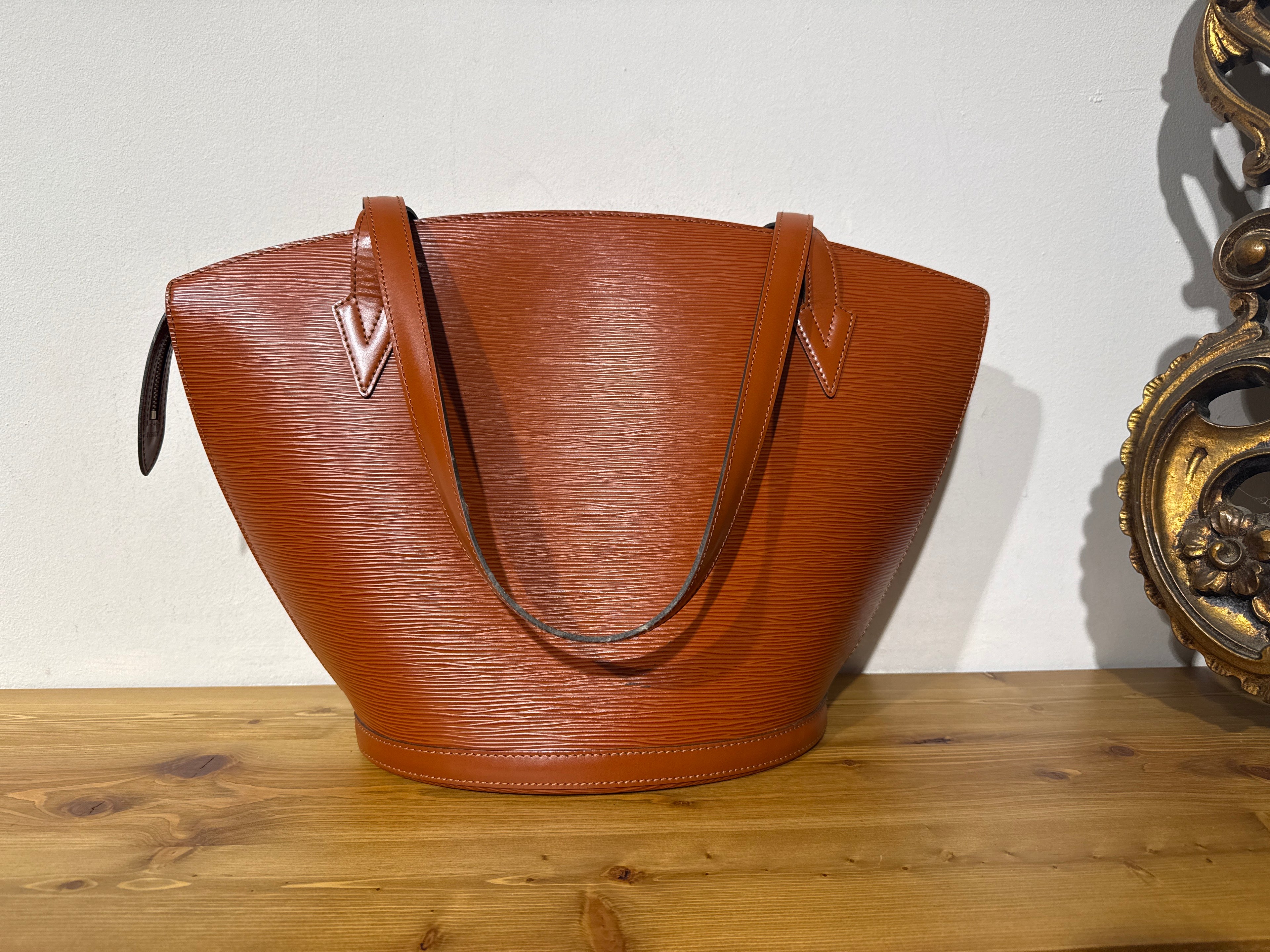 Louis Vuitton Epi Sanit Jacques Shopping