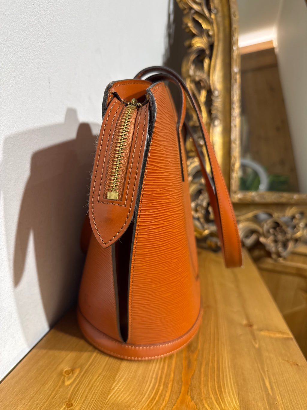 Louis Vuitton Epi Sanit Jacques Shopping