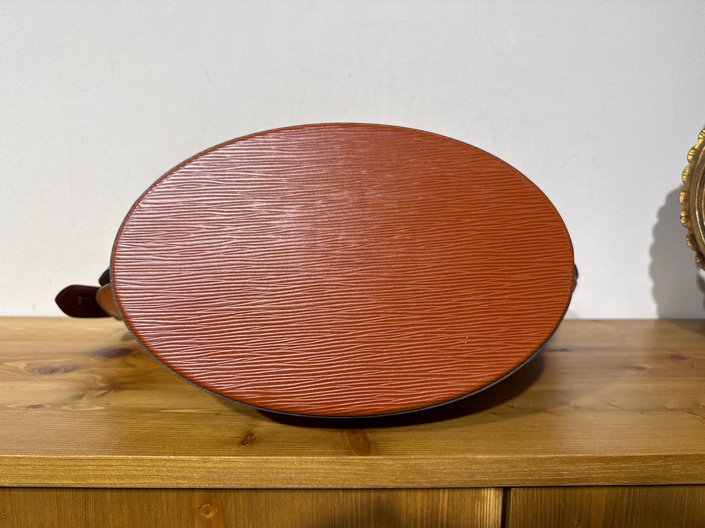 Louis Vuitton Epi Sanit Jacques Shopping