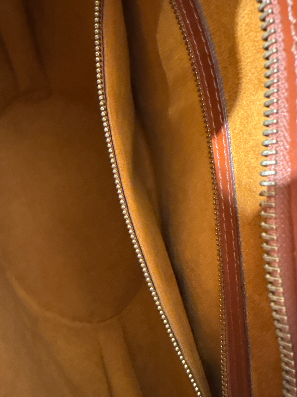 Louis Vuitton Epi Sanit Jacques Shopping