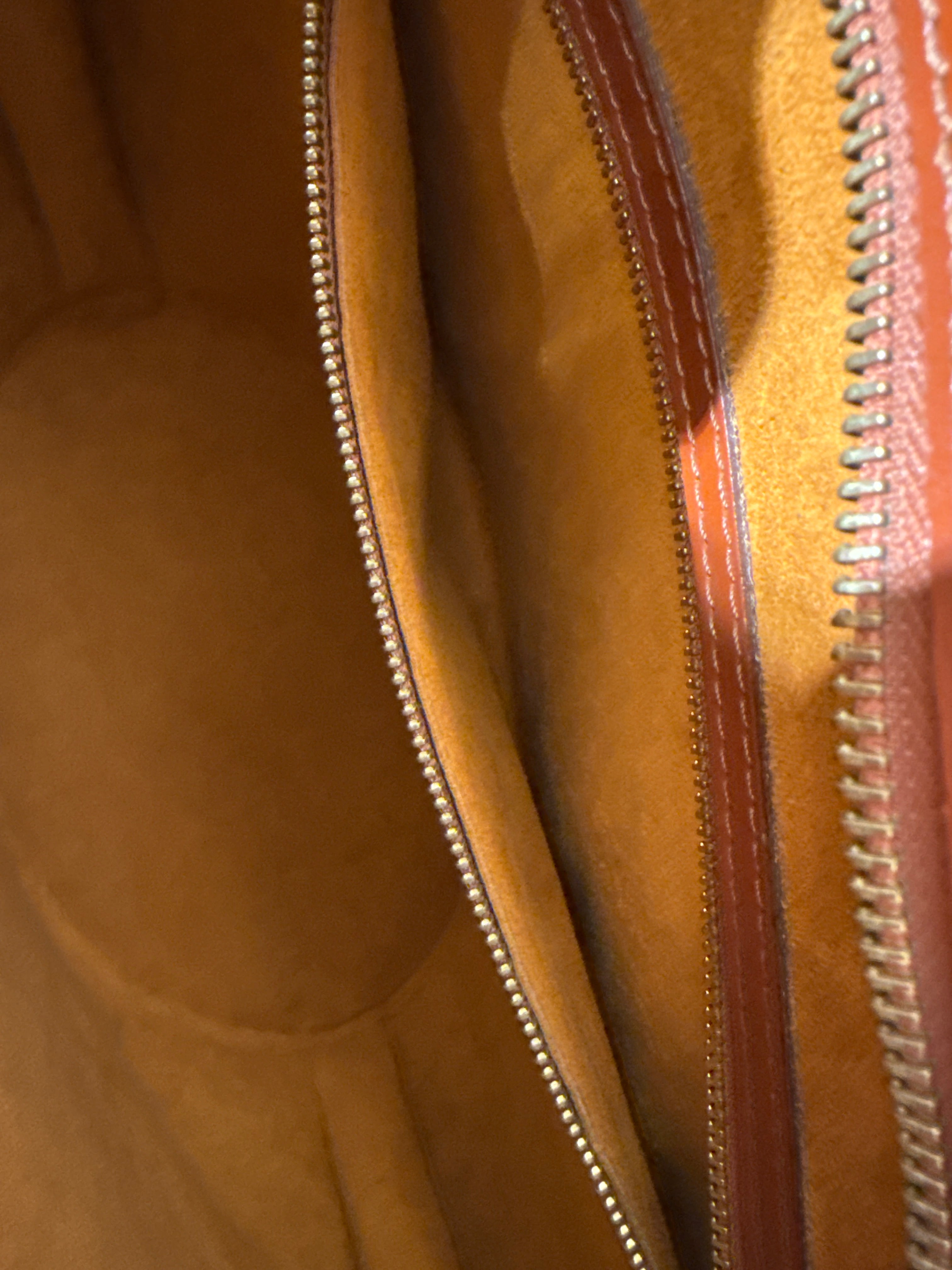 Louis Vuitton Epi Sanit Jacques Shopping