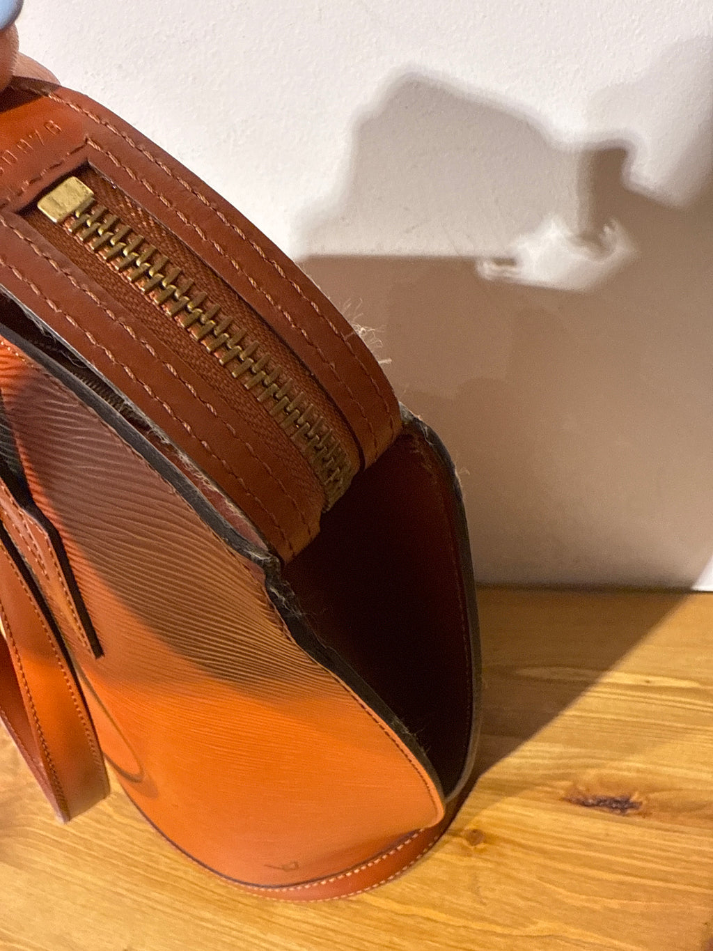 Louis Vuitton Epi Sanit Jacques Shopping