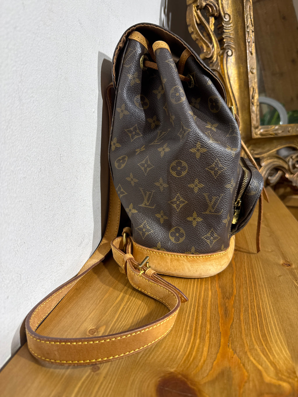 Louis Vuitton Montsouirs MM