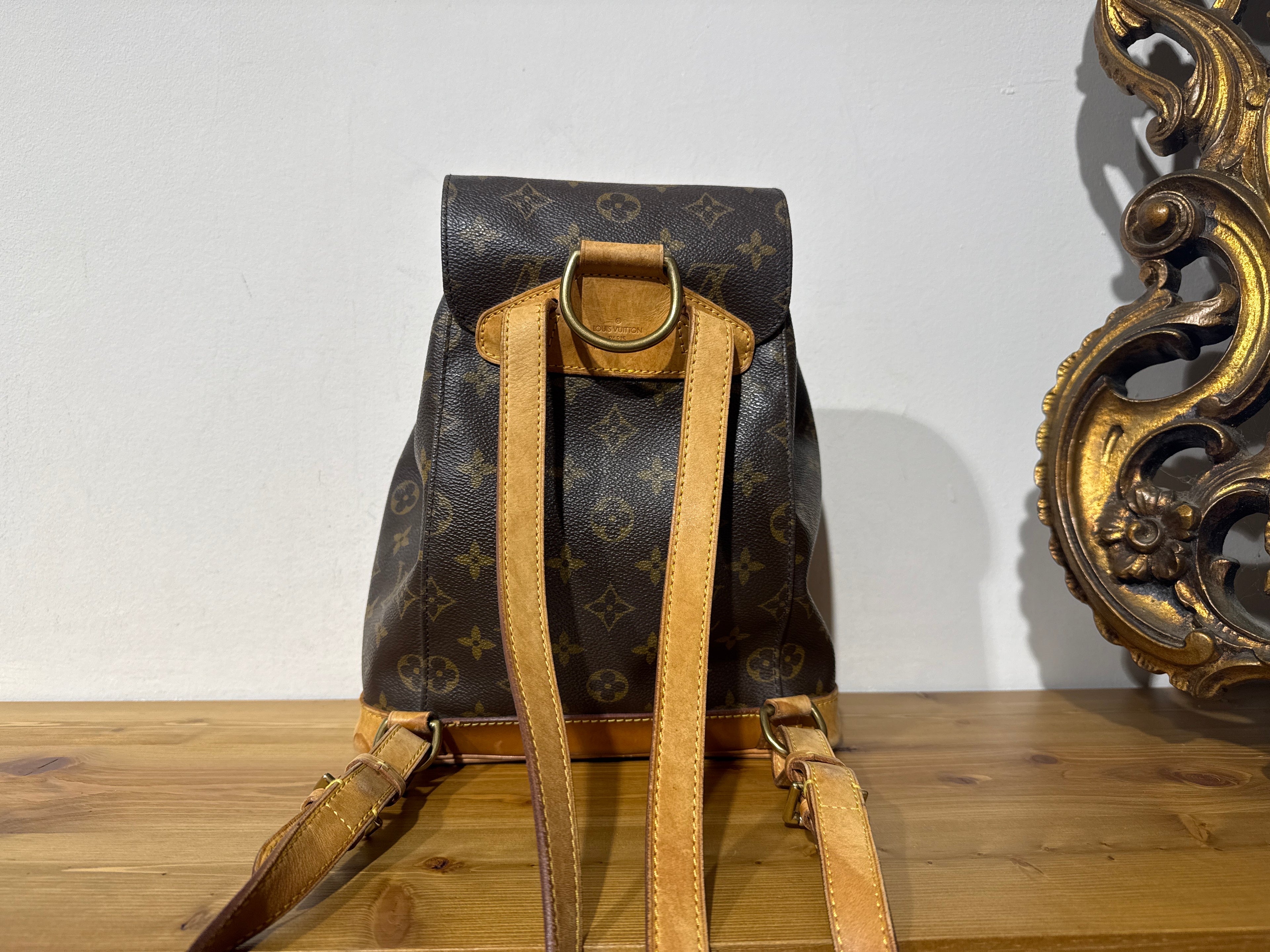 Louis Vuitton Montsouirs MM