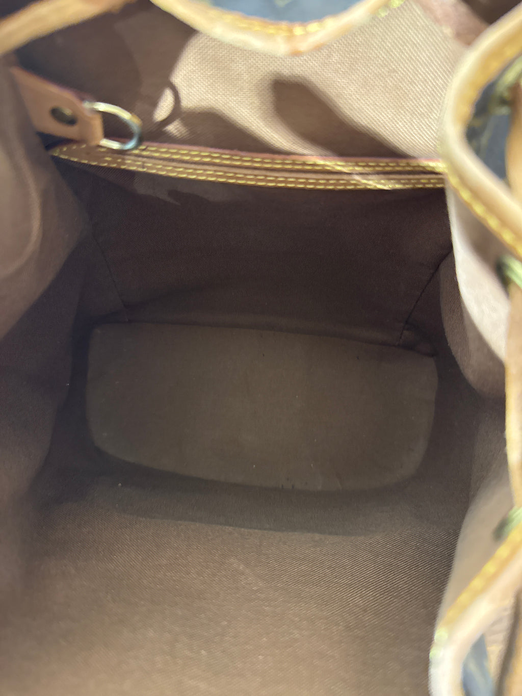 Louis Vuitton Montsouirs MM