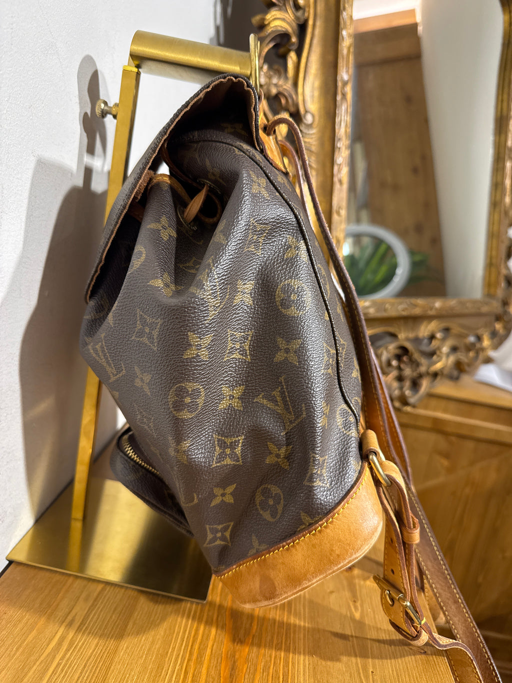 Louis Vuitton Montsouirs MM