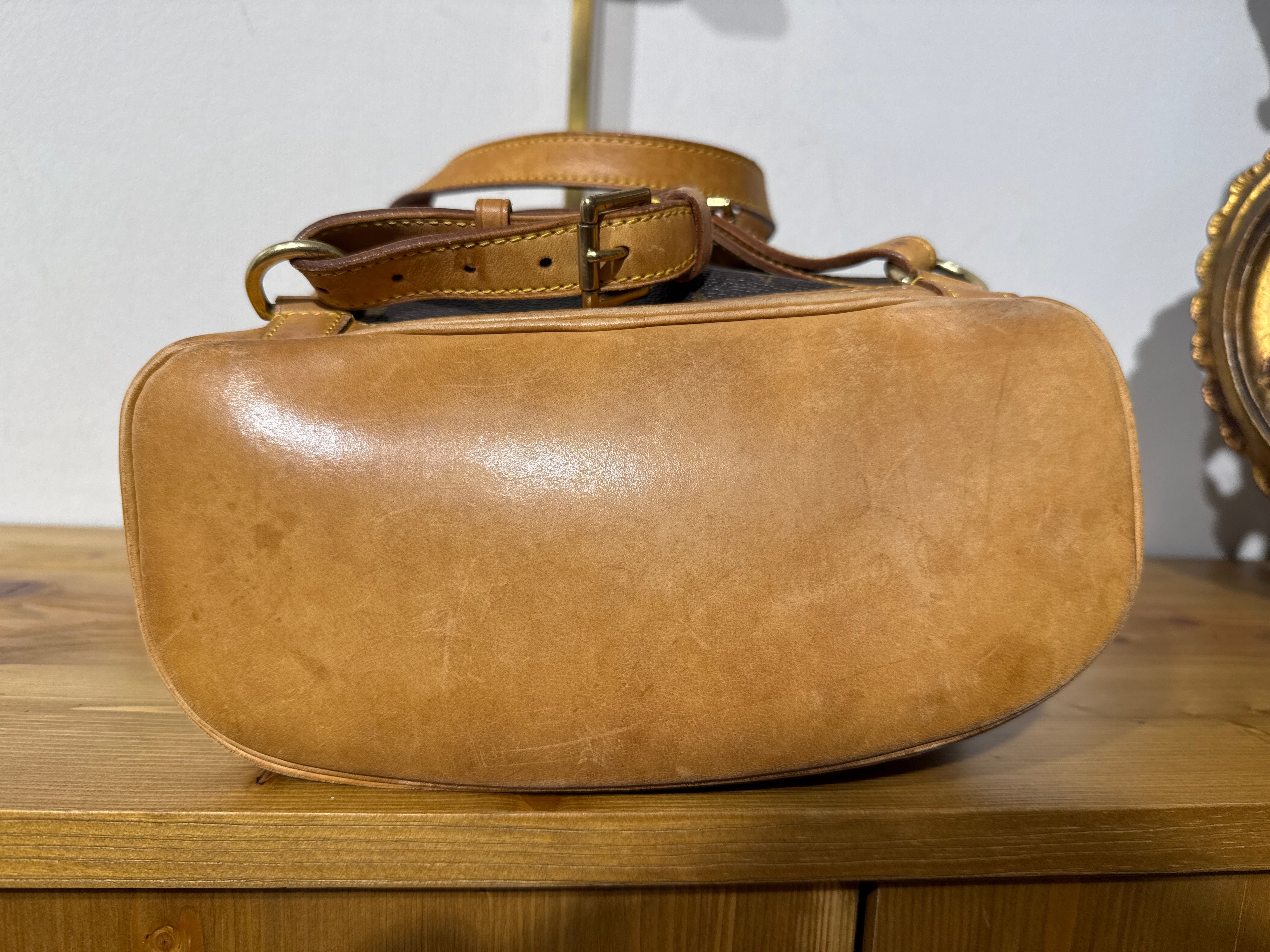 Louis Vuitton Montsouirs MM