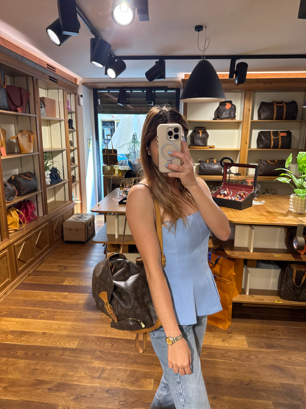 Louis Vuitton Montsouirs MM