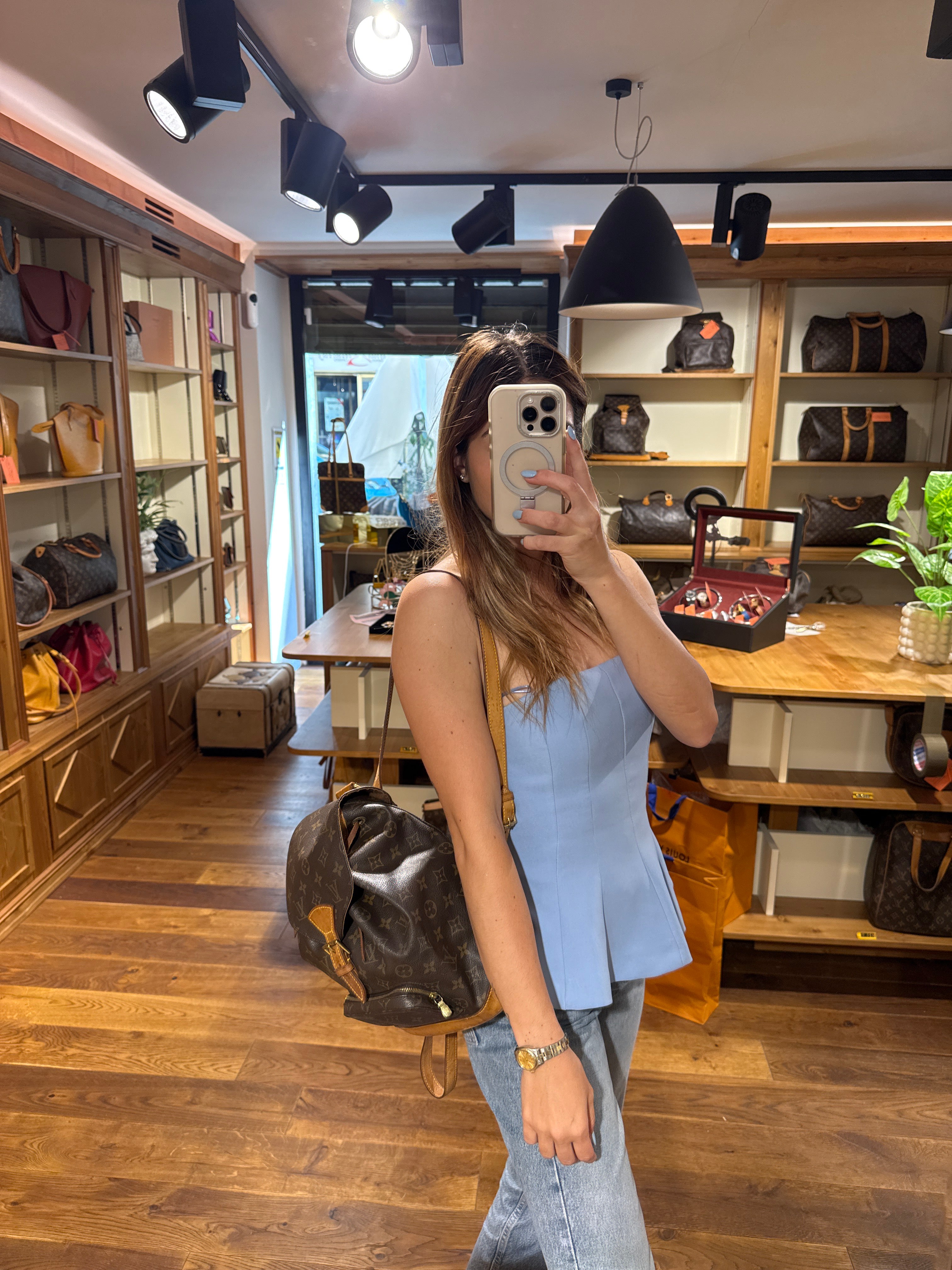 Louis Vuitton Montsouirs MM