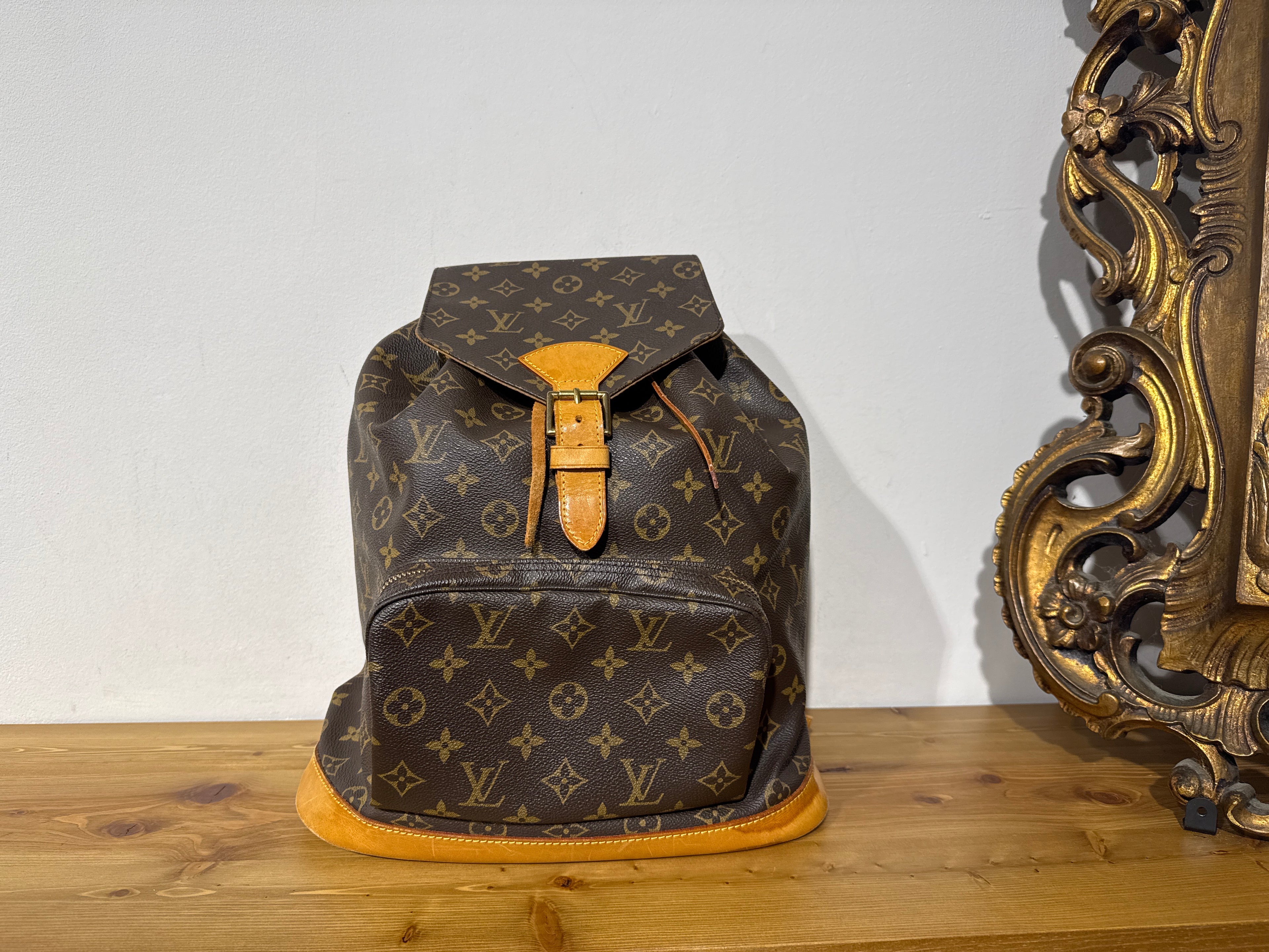 Louis Vuitton Montsouirs GM