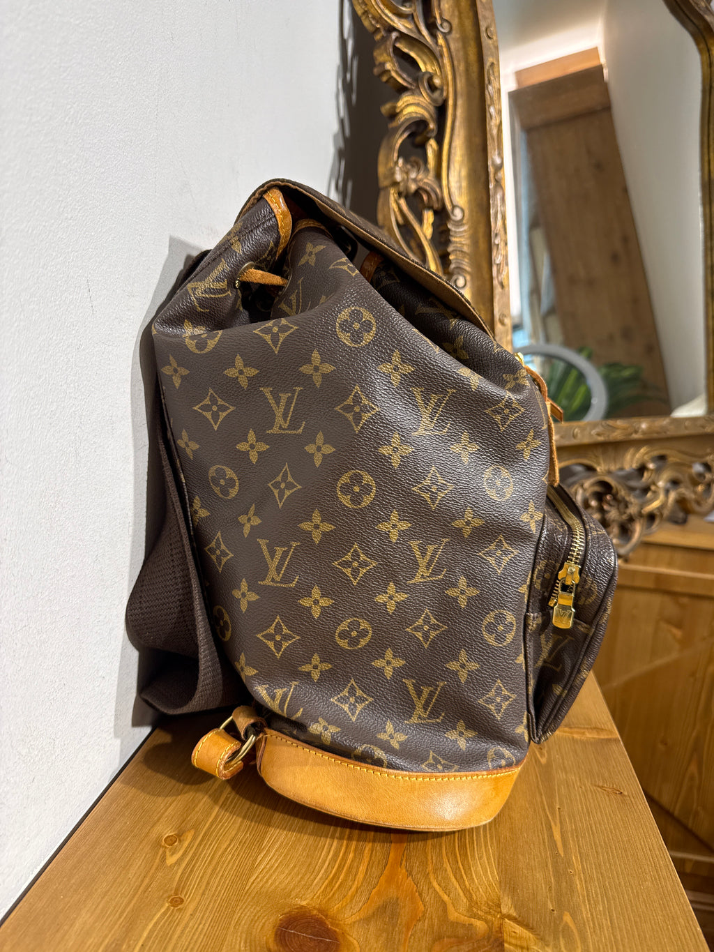 Louis Vuitton Montsouirs GM