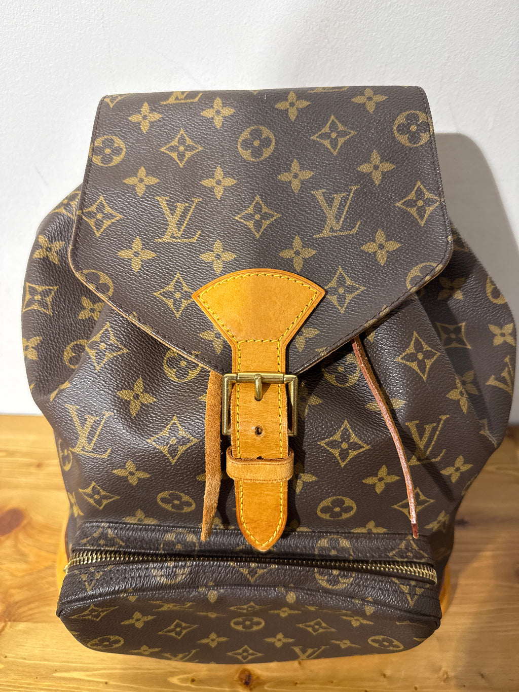 Louis Vuitton Montsouirs GM