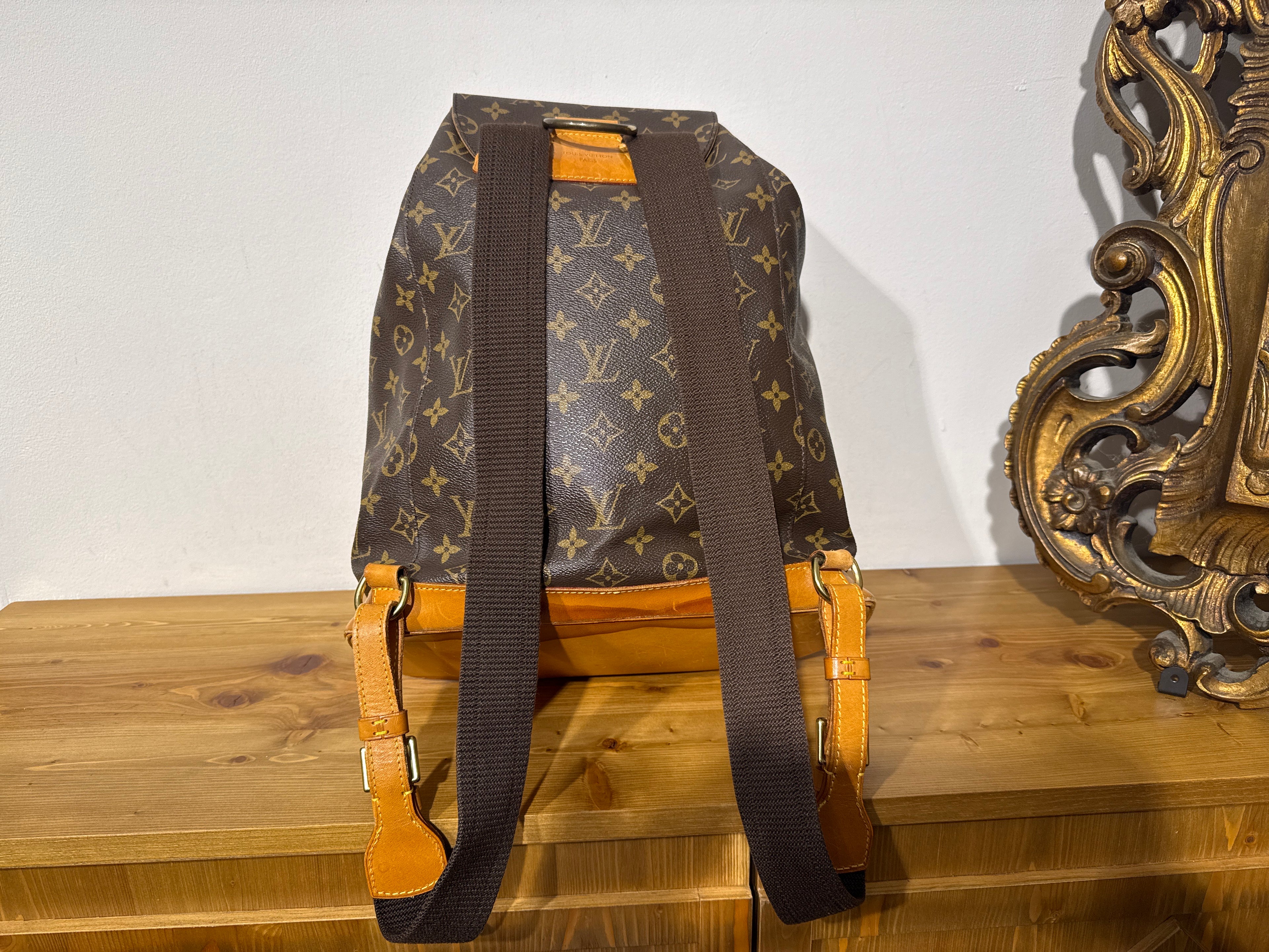 Louis Vuitton Montsouirs GM