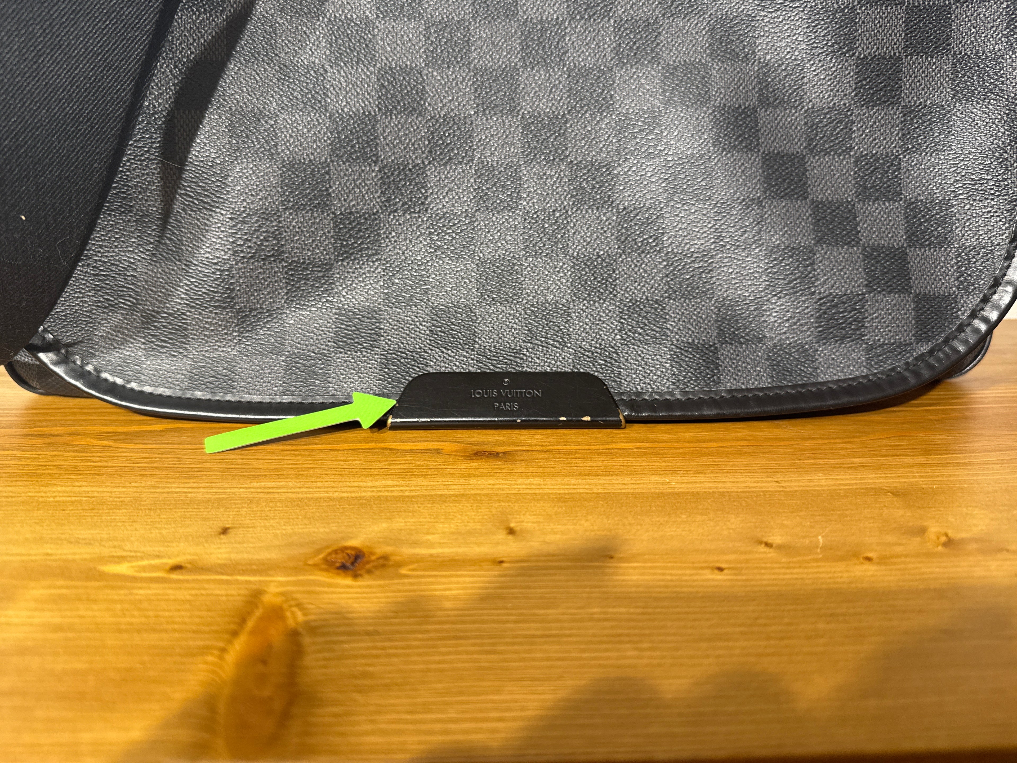 Louis Vuitton Messenger Damier