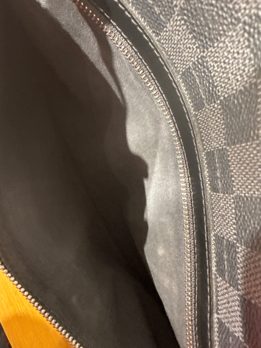 Louis Vuitton Messenger Damier