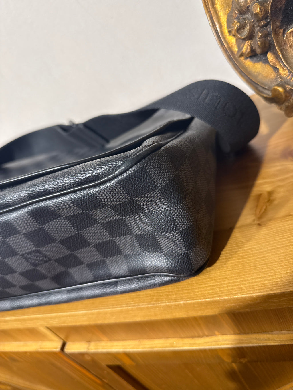 Louis Vuitton Messenger Damier