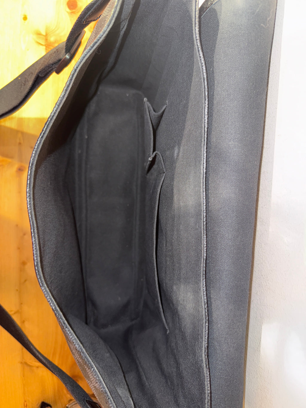 Louis Vuitton Messenger Damier