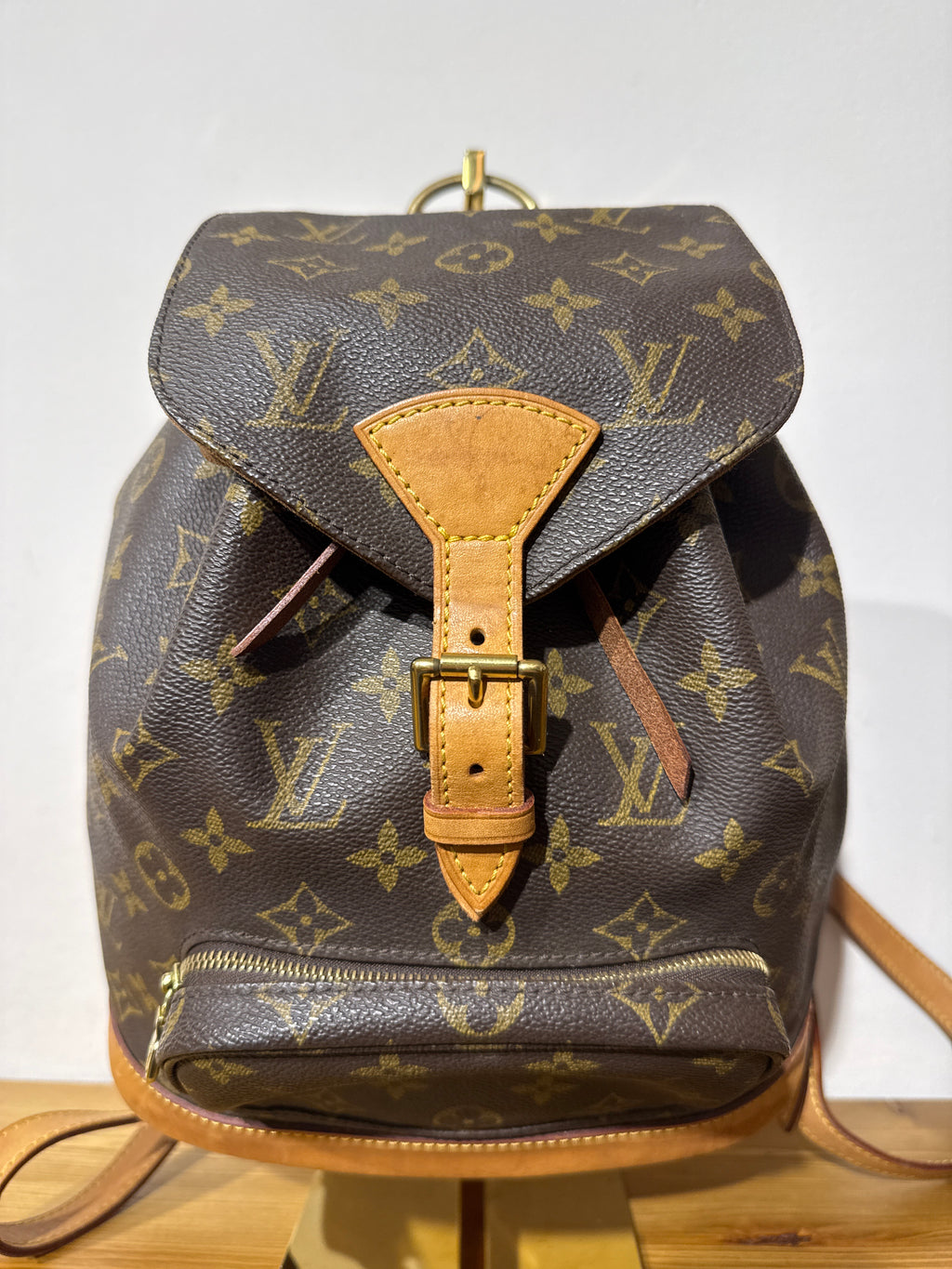 Louis Vuitton Montsouris MM