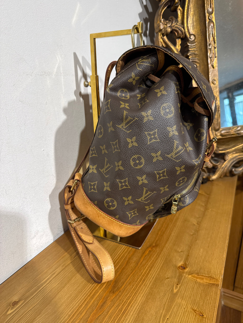 Louis Vuitton Montsouris MM