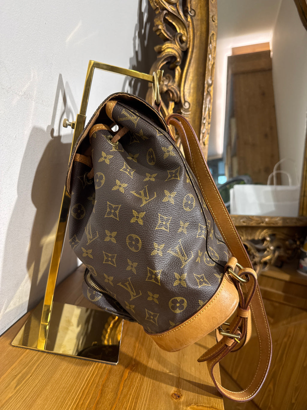 Louis Vuitton Montsouris MM