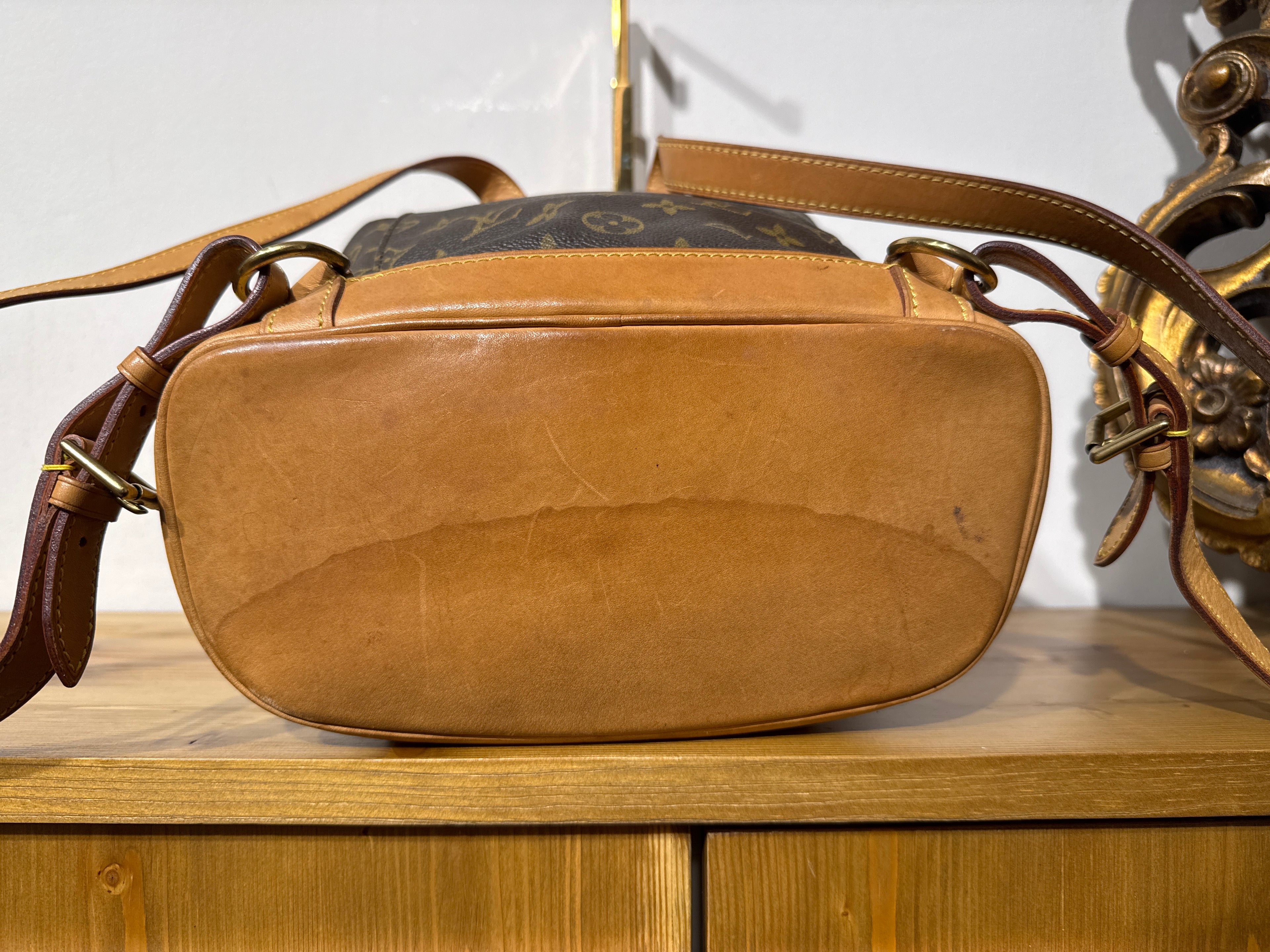 Louis Vuitton Montsouris MM