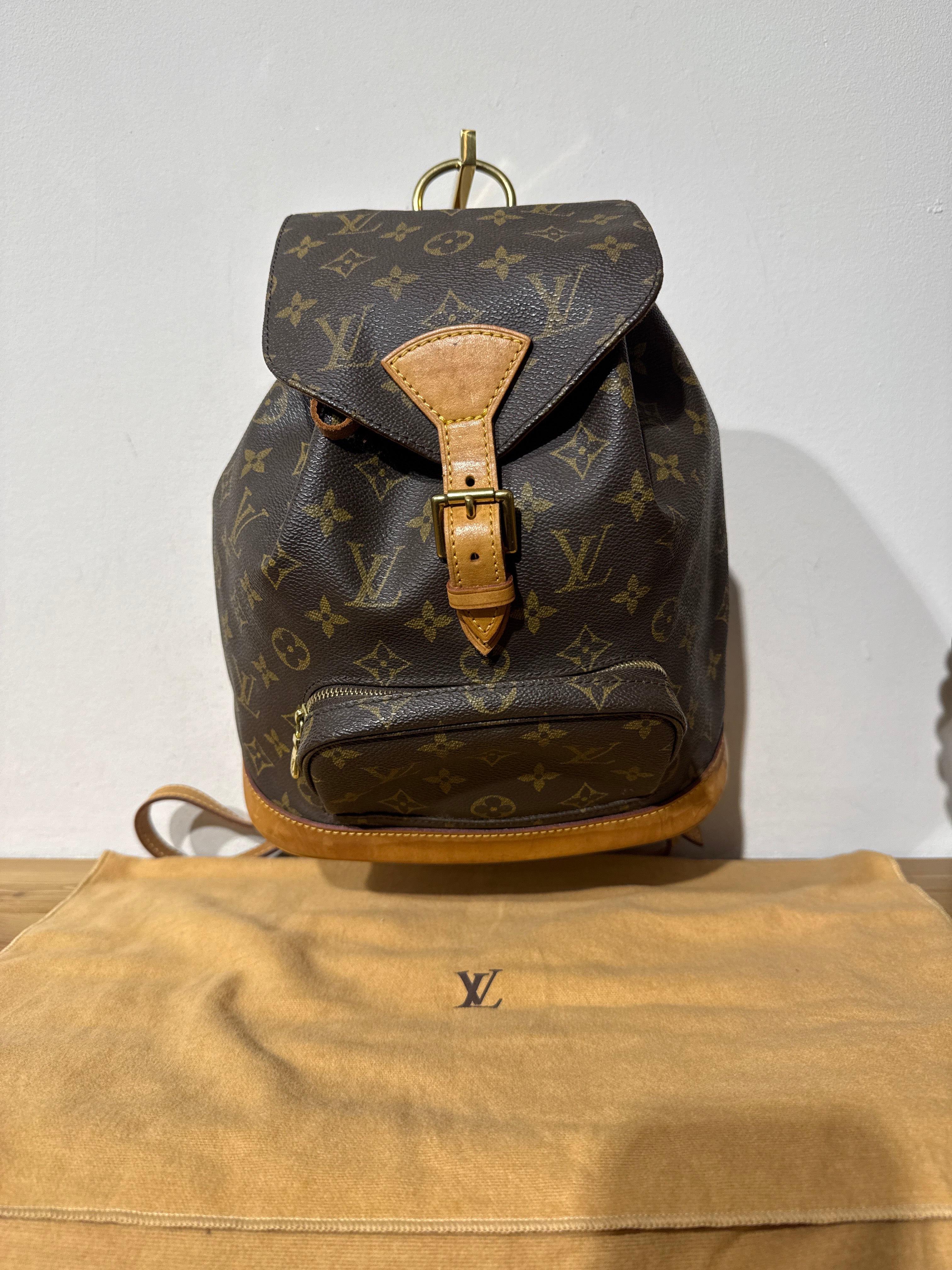 Louis Vuitton Montsouris MM