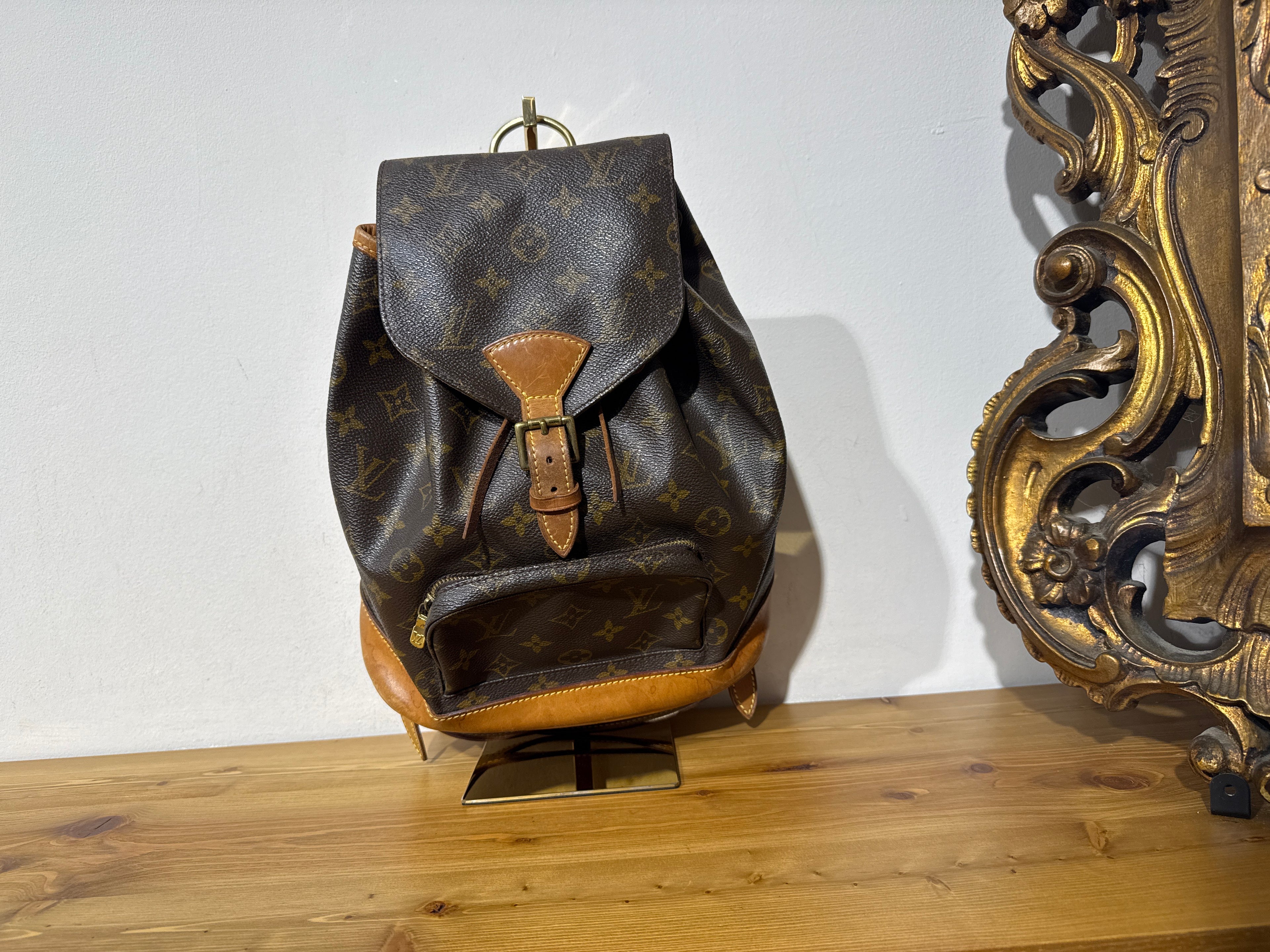 Louis Vuitton Montsouirs MM