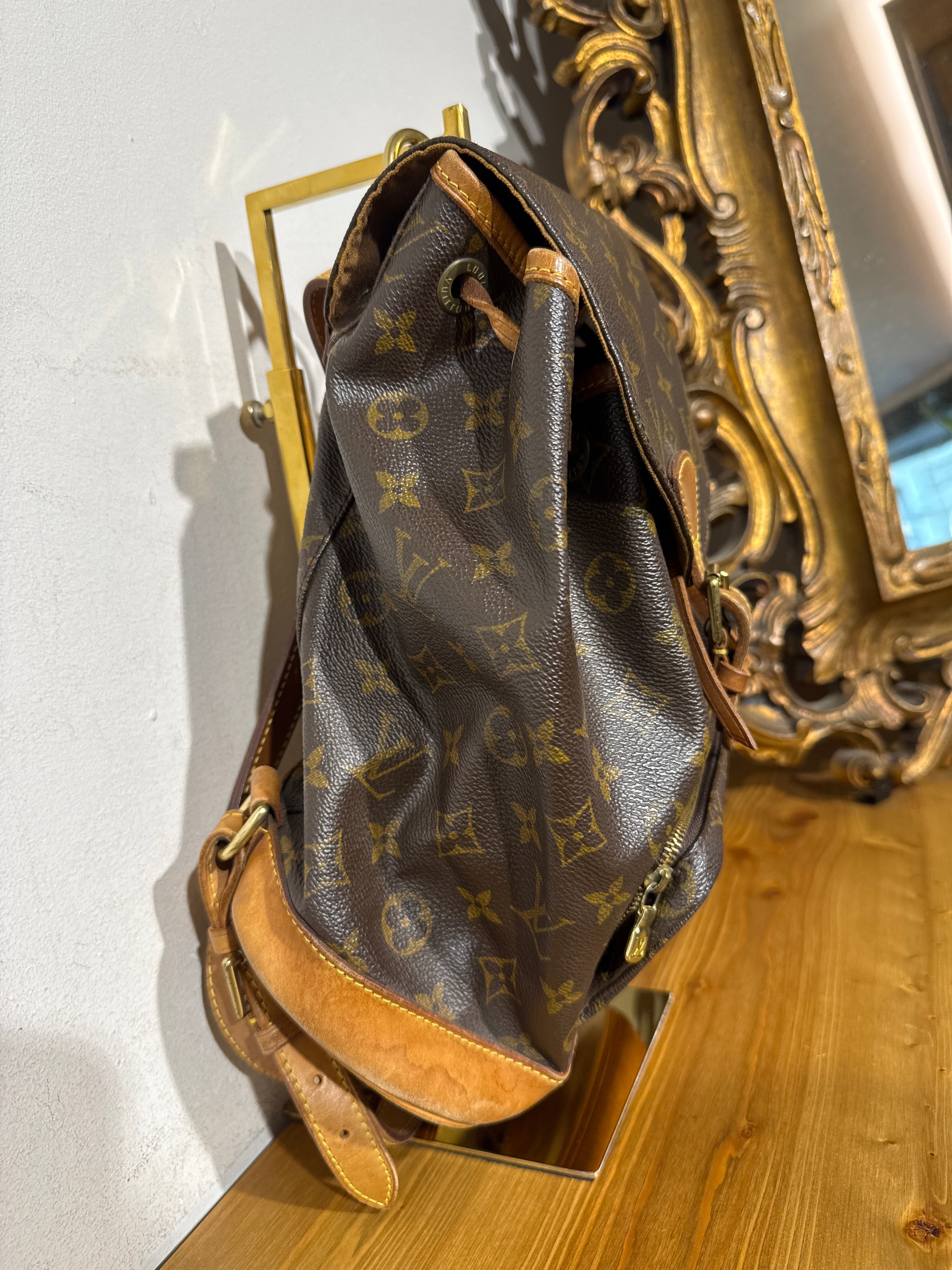 Louis Vuitton Montsouirs MM