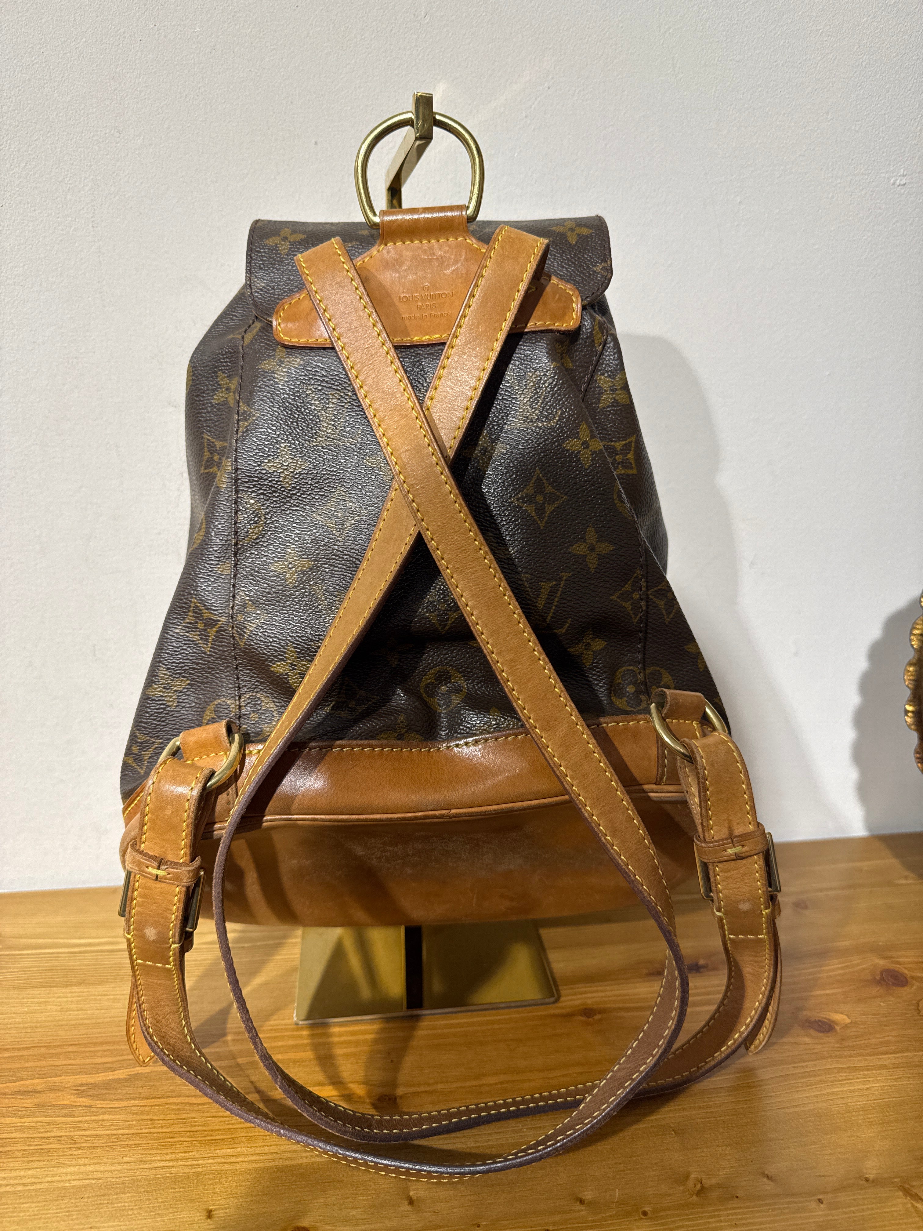 Louis Vuitton Montsouirs MM