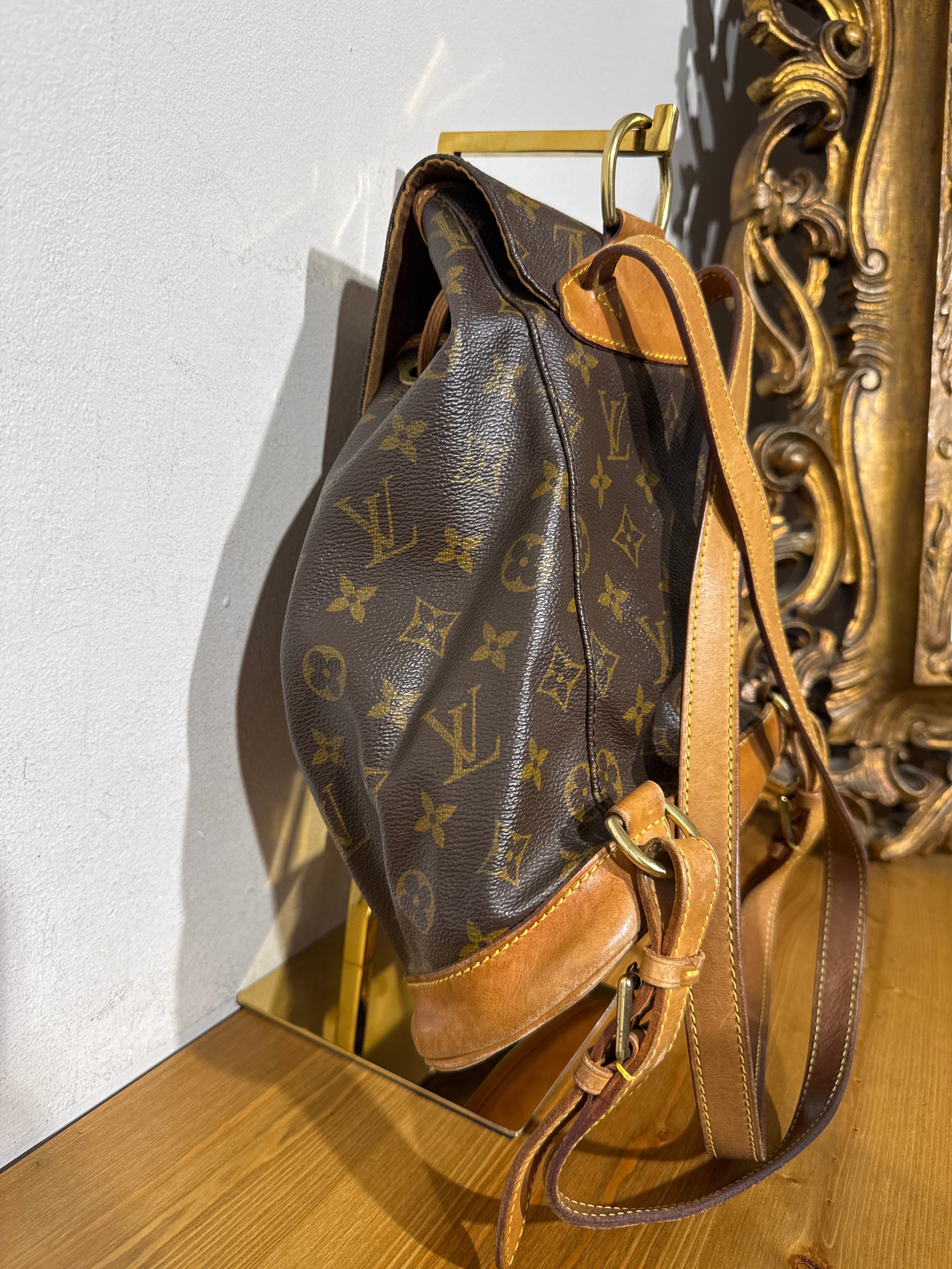 Louis Vuitton Montsouirs MM