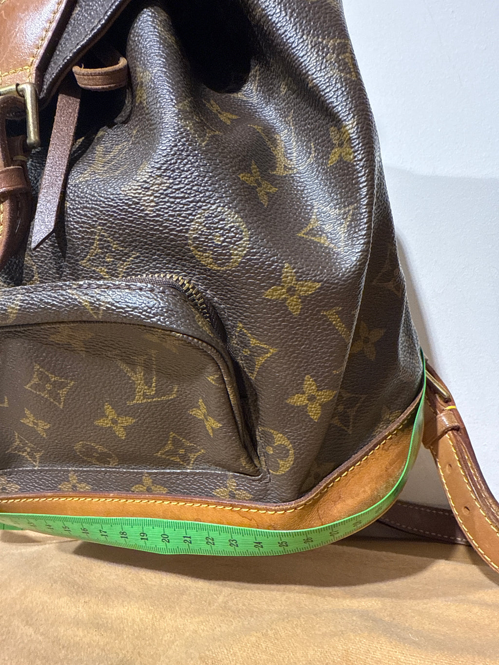 Louis Vuitton Montsouirs MM