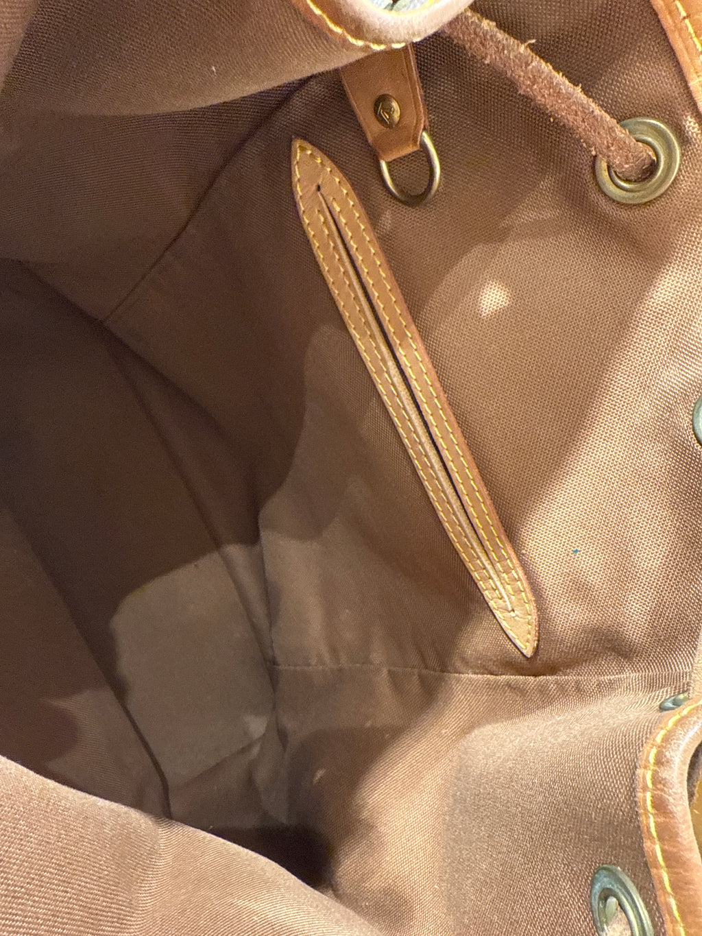 Louis Vuitton Montsouirs MM