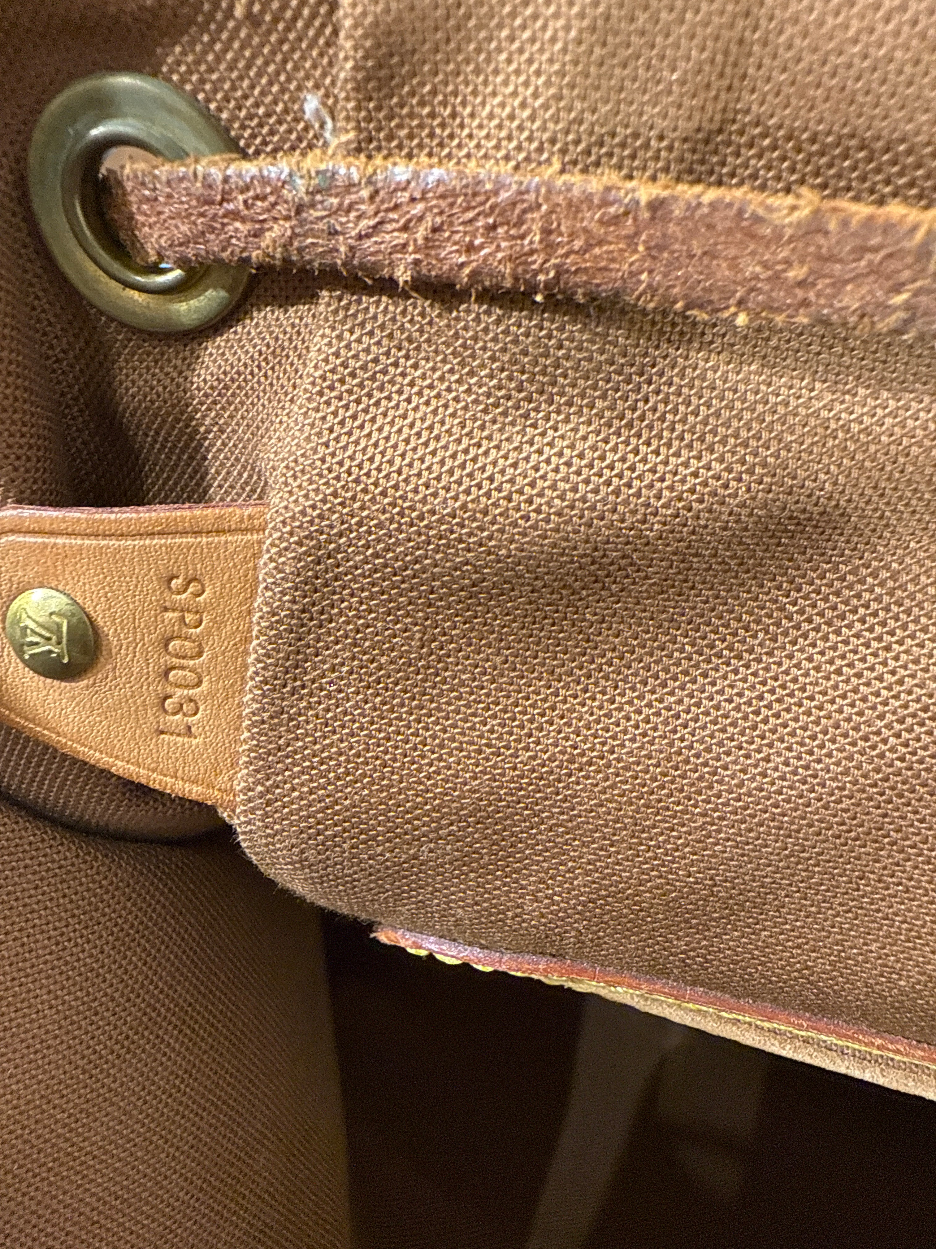 Louis Vuitton Montsouirs MM