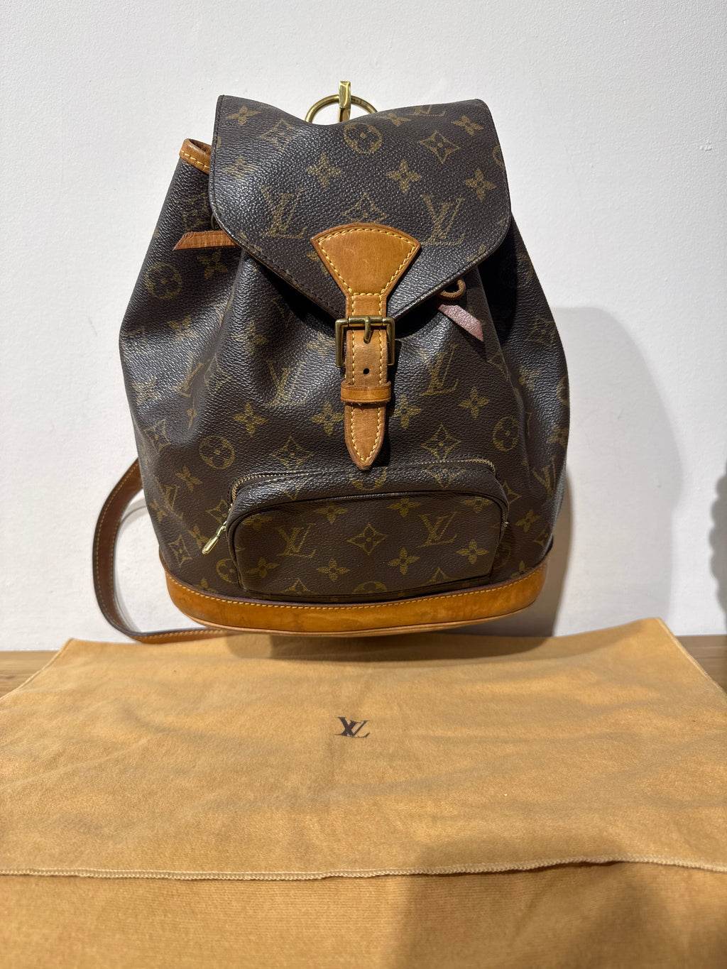 Louis Vuitton Montsouirs MM