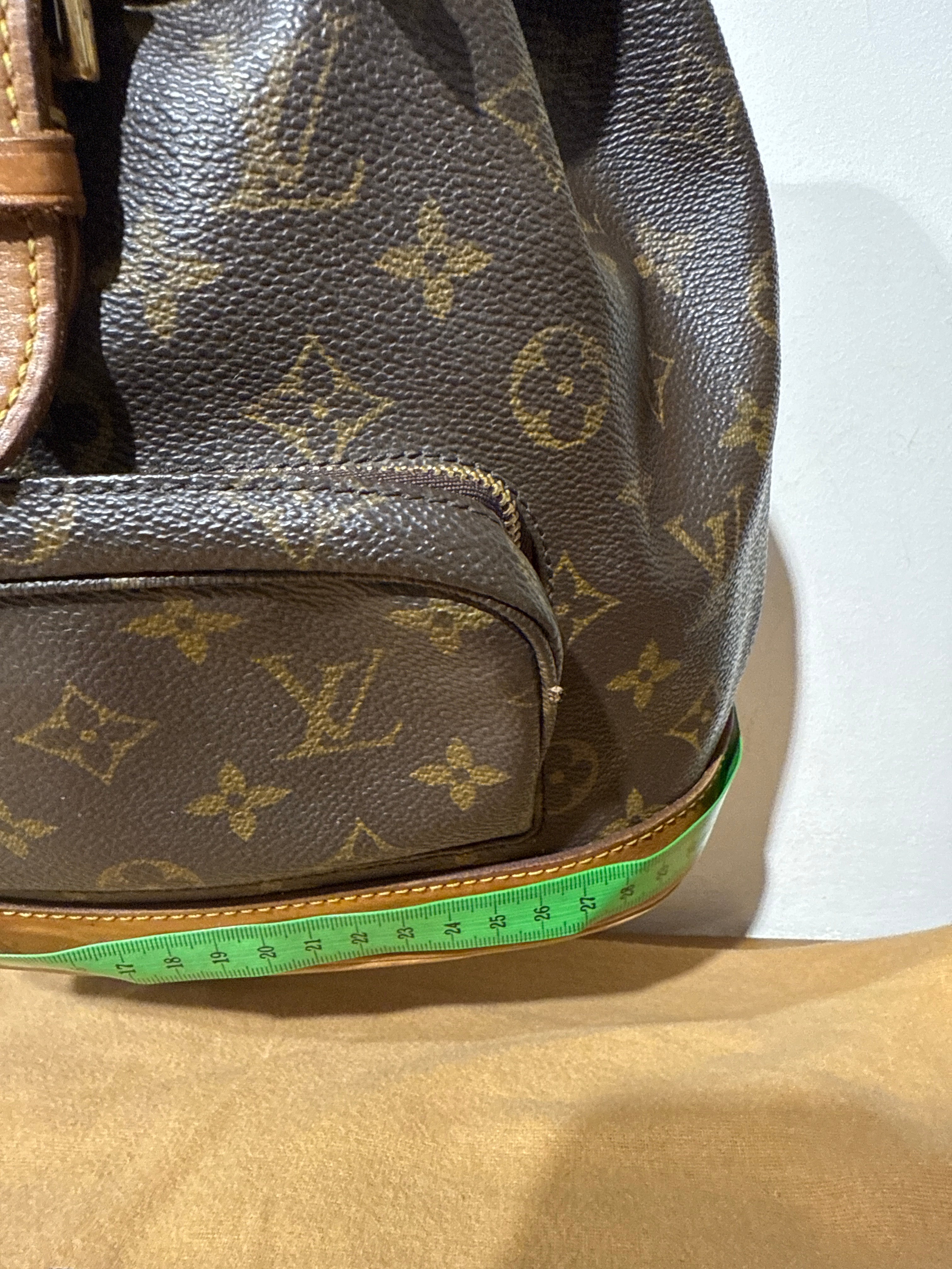 Louis Vuitton Montsouirs MM