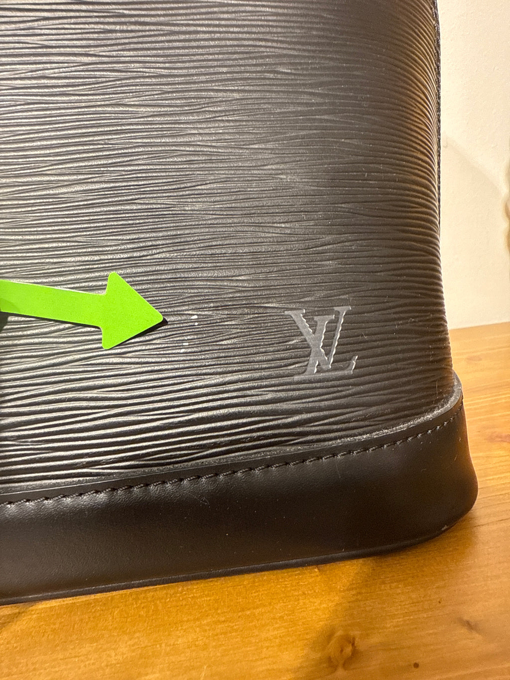 Louis Vuitton Alma Epi Black