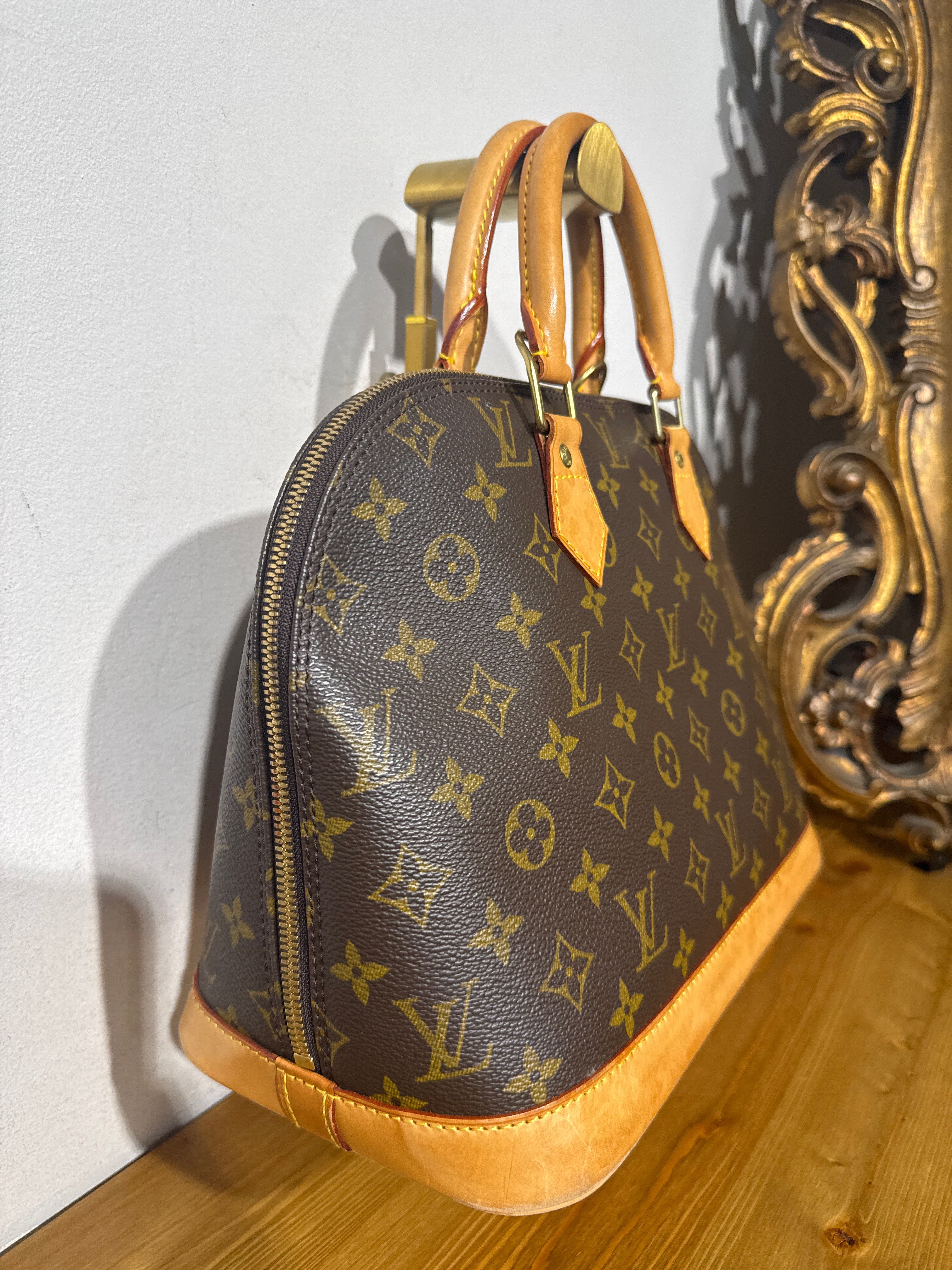 Louis Vuitton Alma Monogram