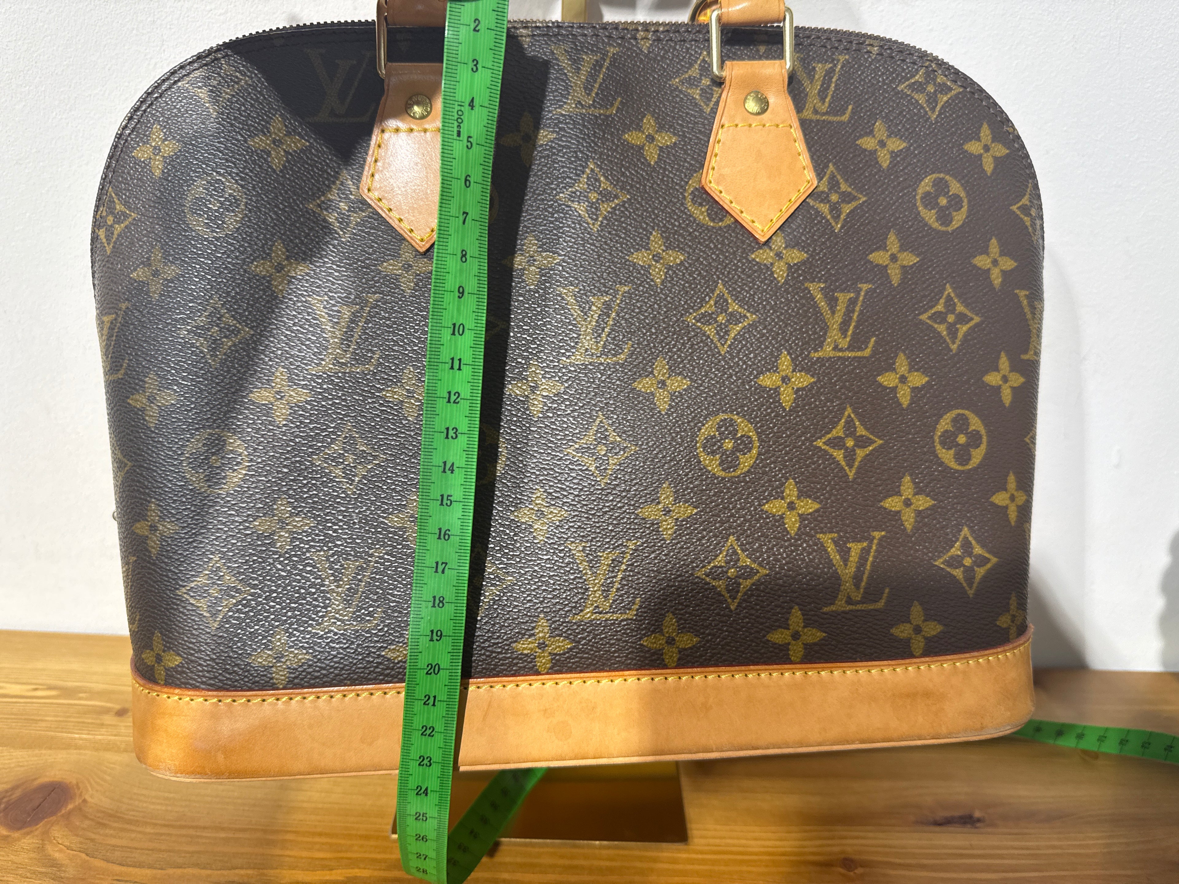 Louis Vuitton Alma Monogram