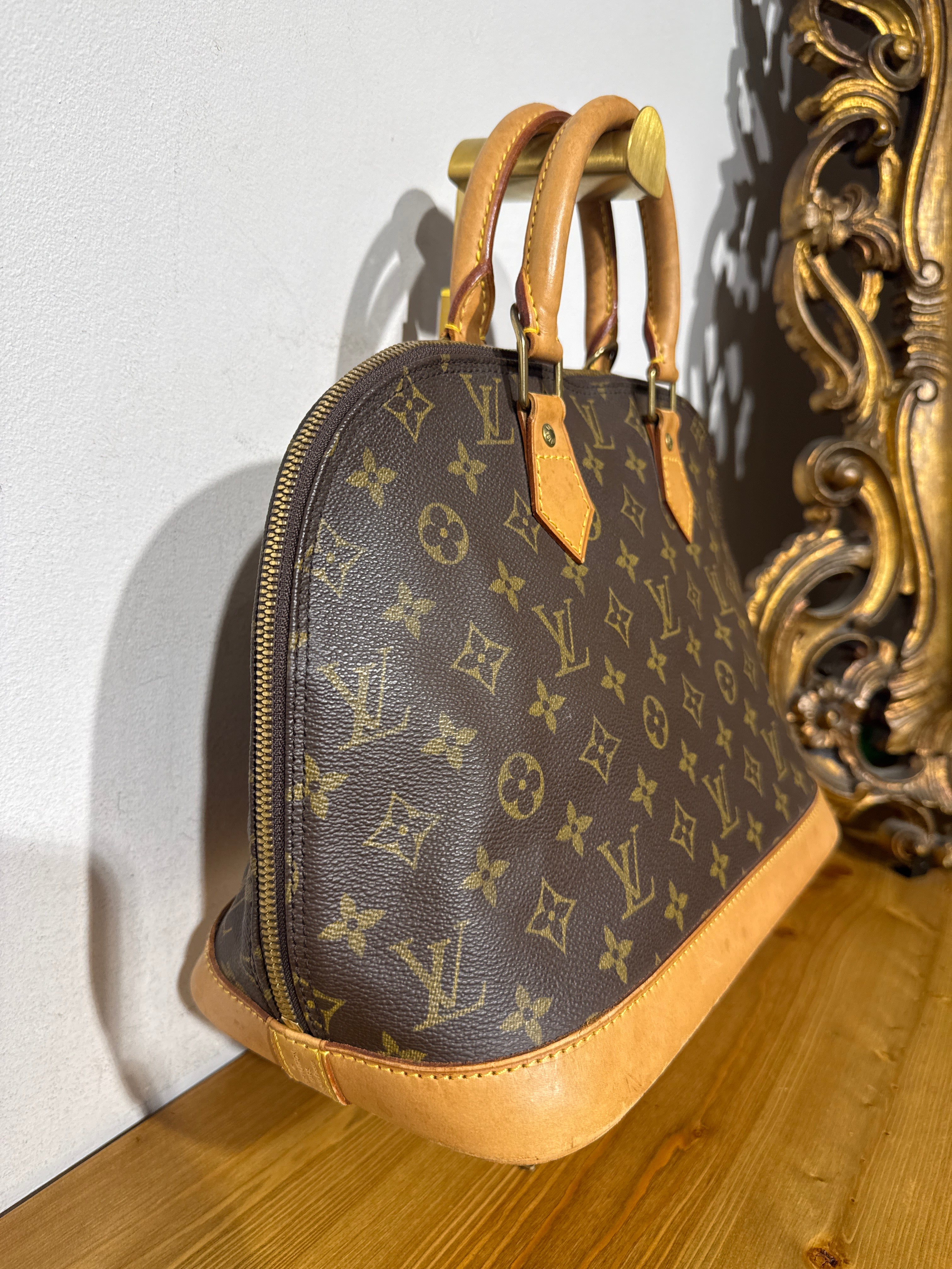 Louis Vuitton Alma Monogram
