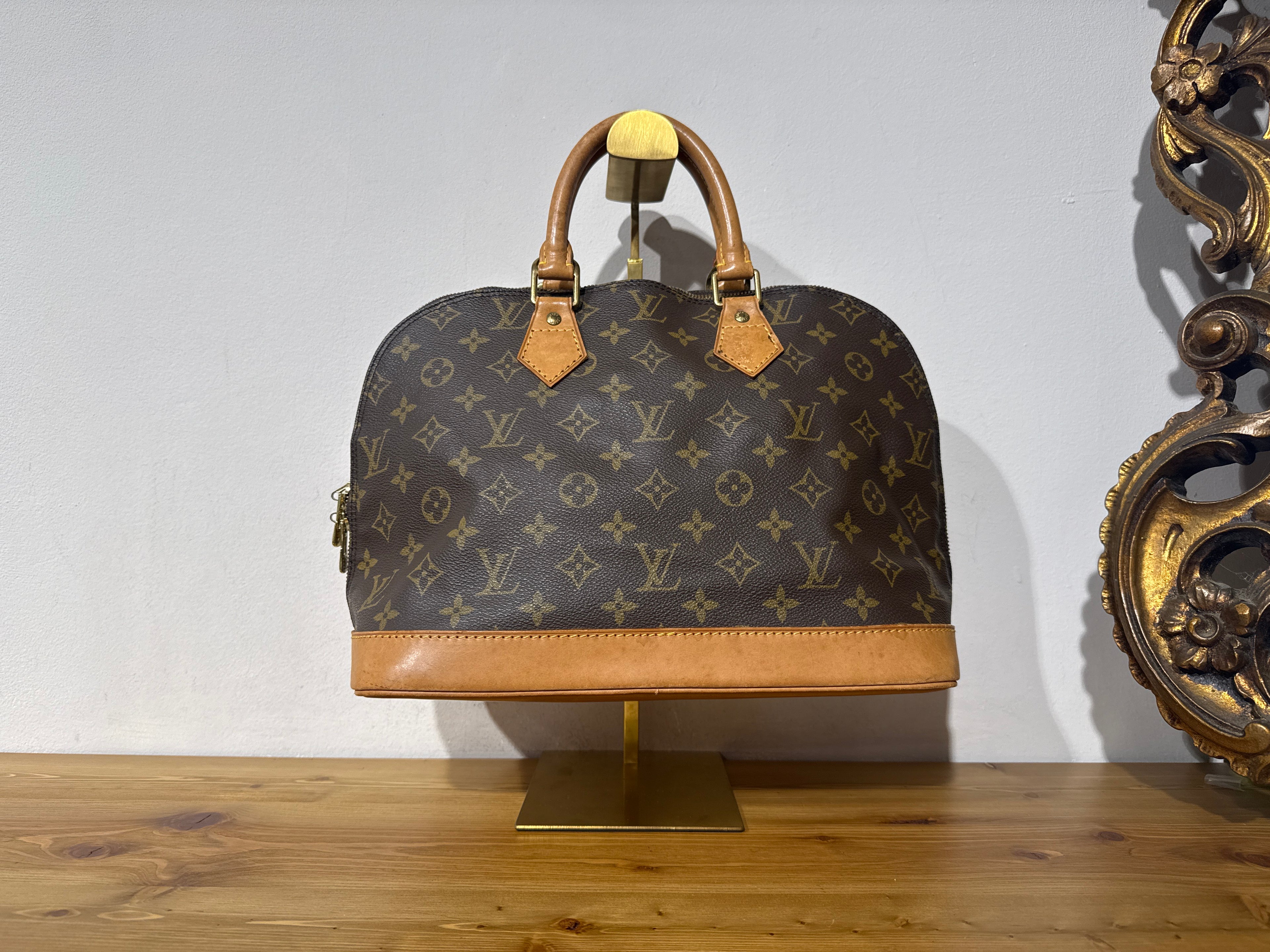 Louis Vuitton Alma Monogram