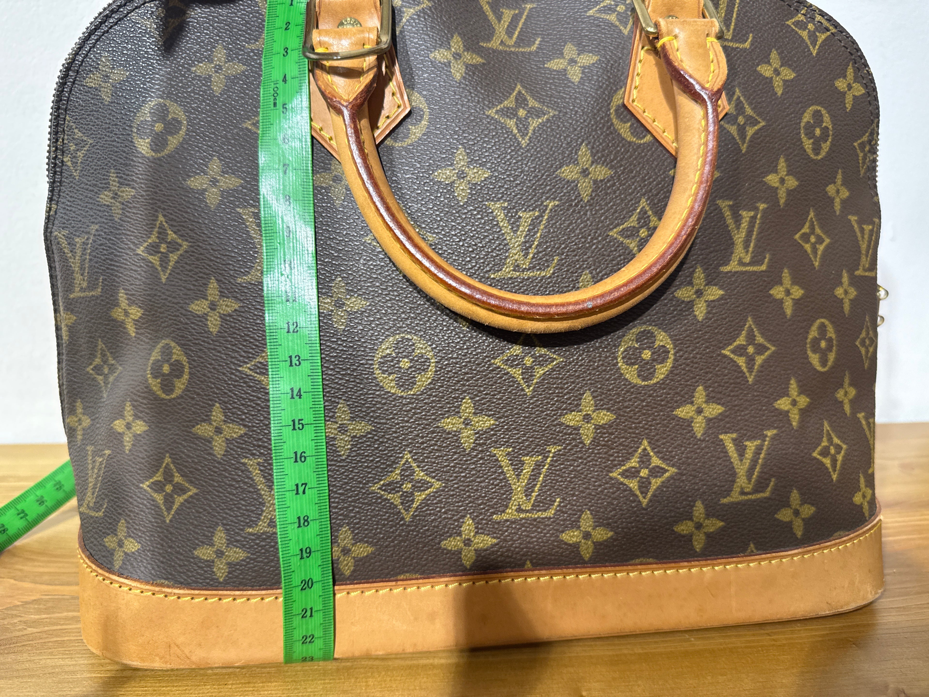 Louis Vuitton Alma Monogram