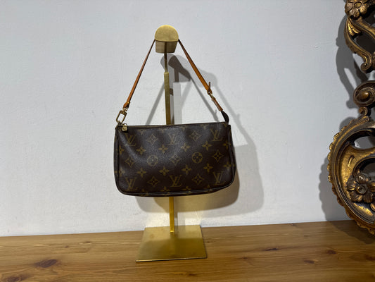 Louis Vuitton Pochette Monogram