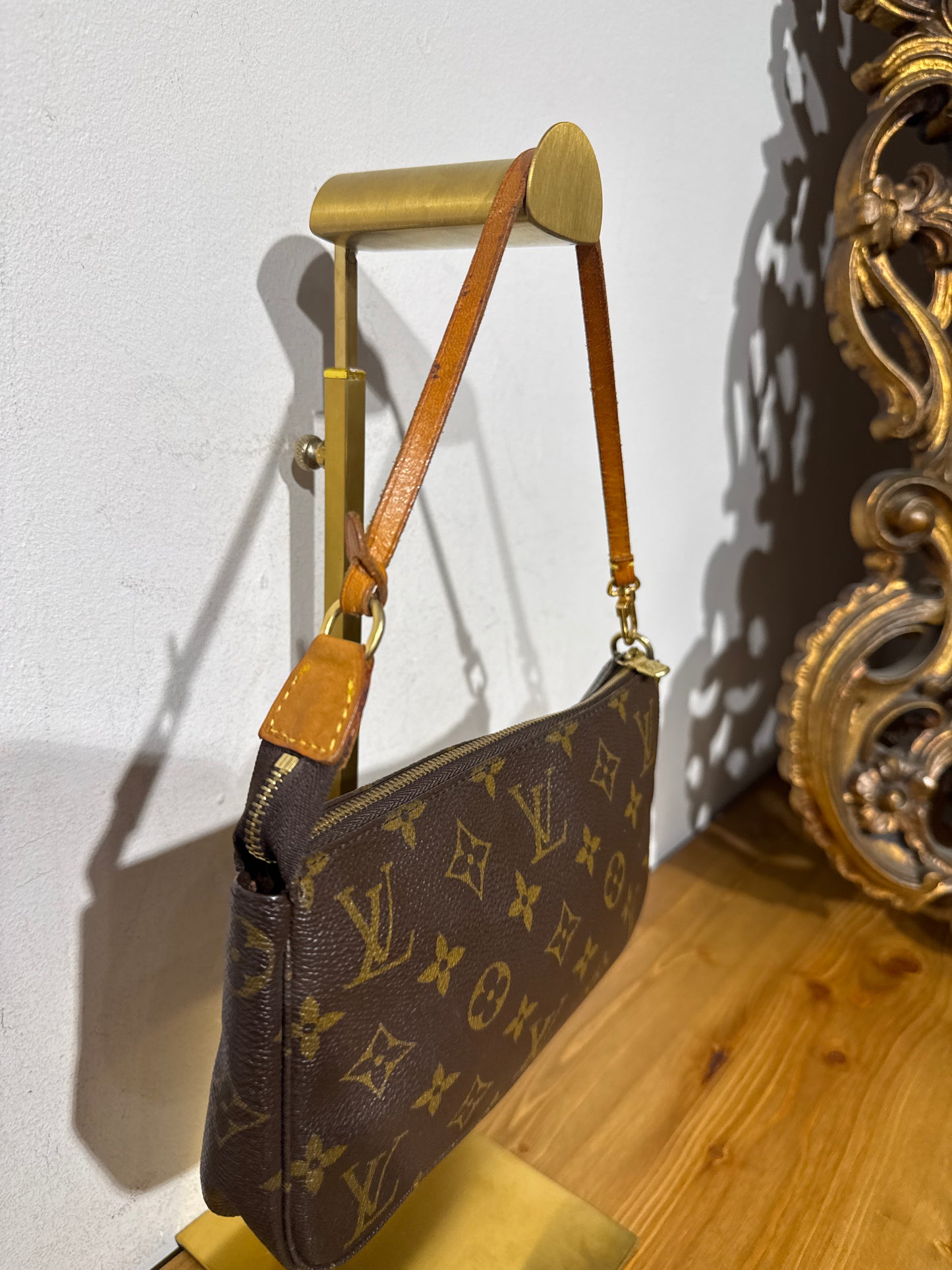 Louis Vuitton Pochette Monogram