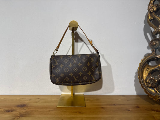 Louis Vuitton Pochette Monogram