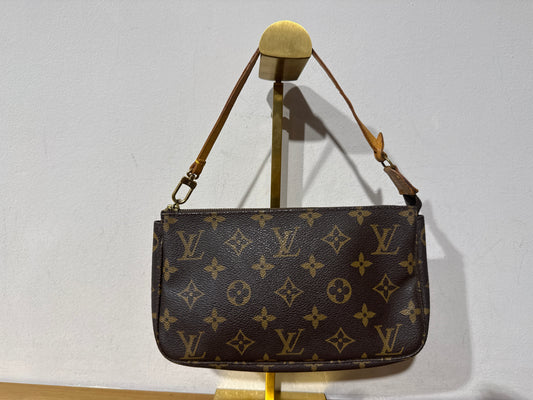 Louis Vuitton Pochette Monogram
